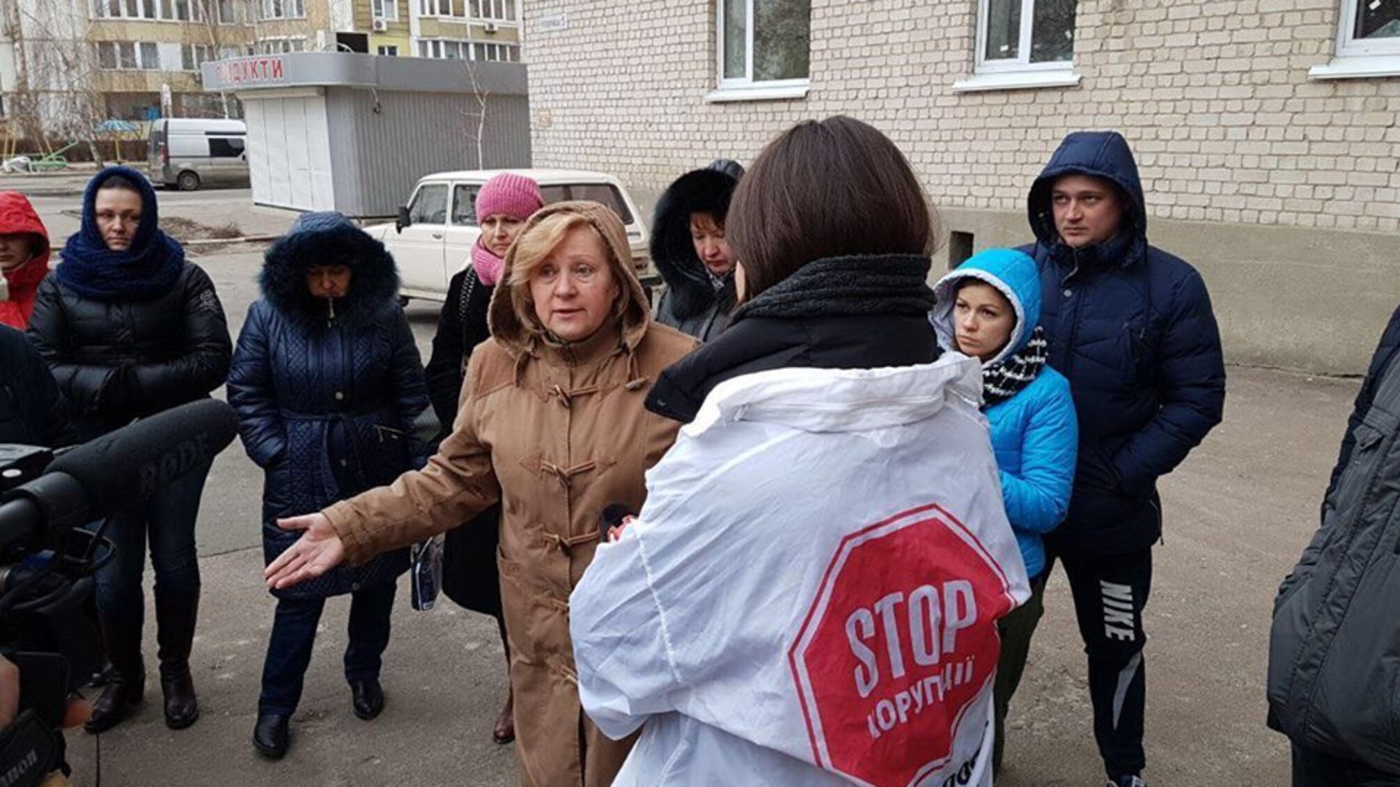 'СтопКор' навідався до директора підприємства, який намагається виселити мешканців гуртожитку у Вишневому на Київщині