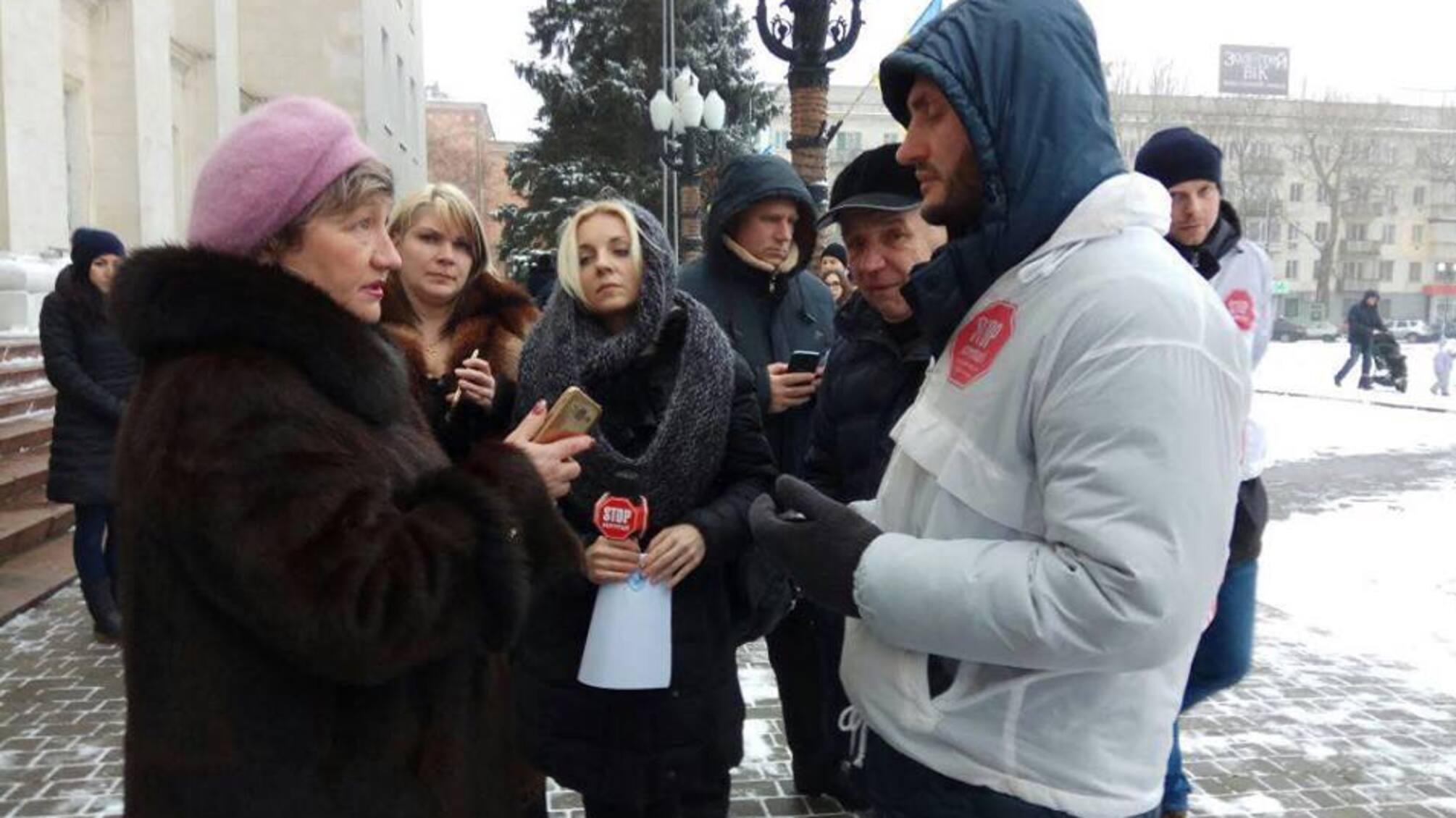Під час антирейдерського маршу у Херсоні 'СтопКор' зустрів ще одну жертву можливого рейдерства з боку екс-мера Сальдо та його поплічників