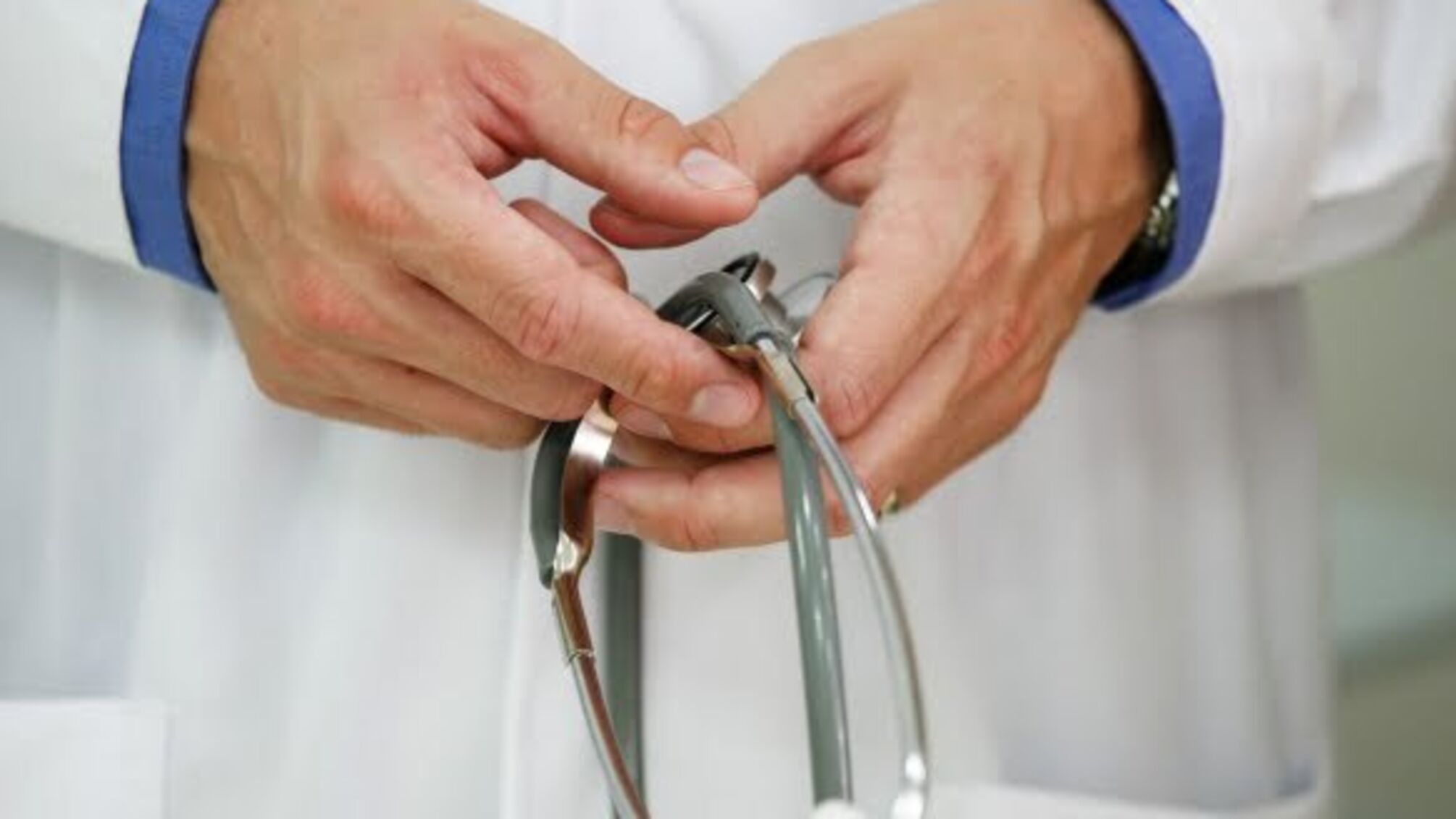 'СтопКор' дізнався про незаконну ліквідацію лікарні та звільнення медиків на Буковині