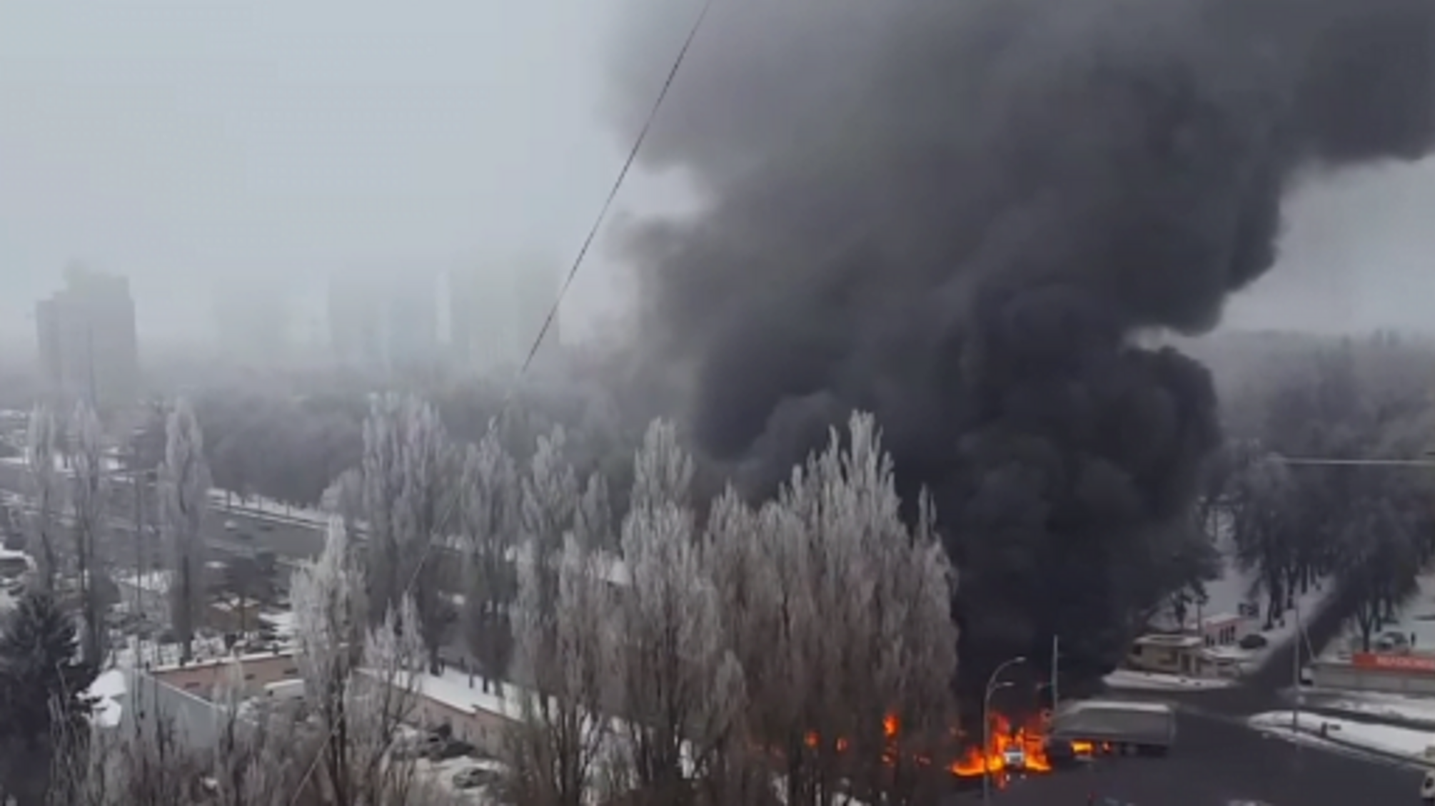 Страшна ДТП в Києві: фура виїхала на 'зустрічку' і врізалася в мікроавтобус – кадри