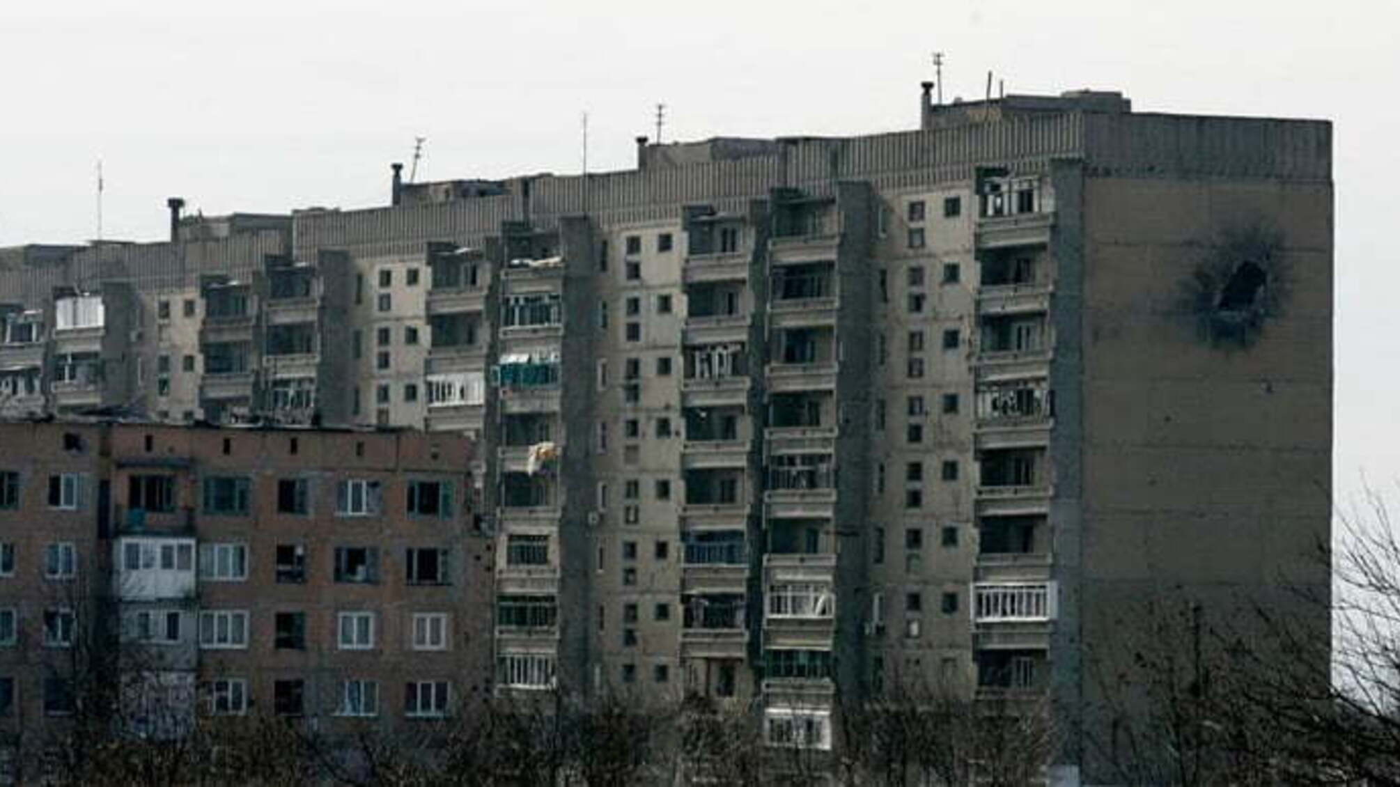 Захоплений Донецьк струсонули вибухи: била 'жорстка стрілецька', гриміли залпи – подробиці