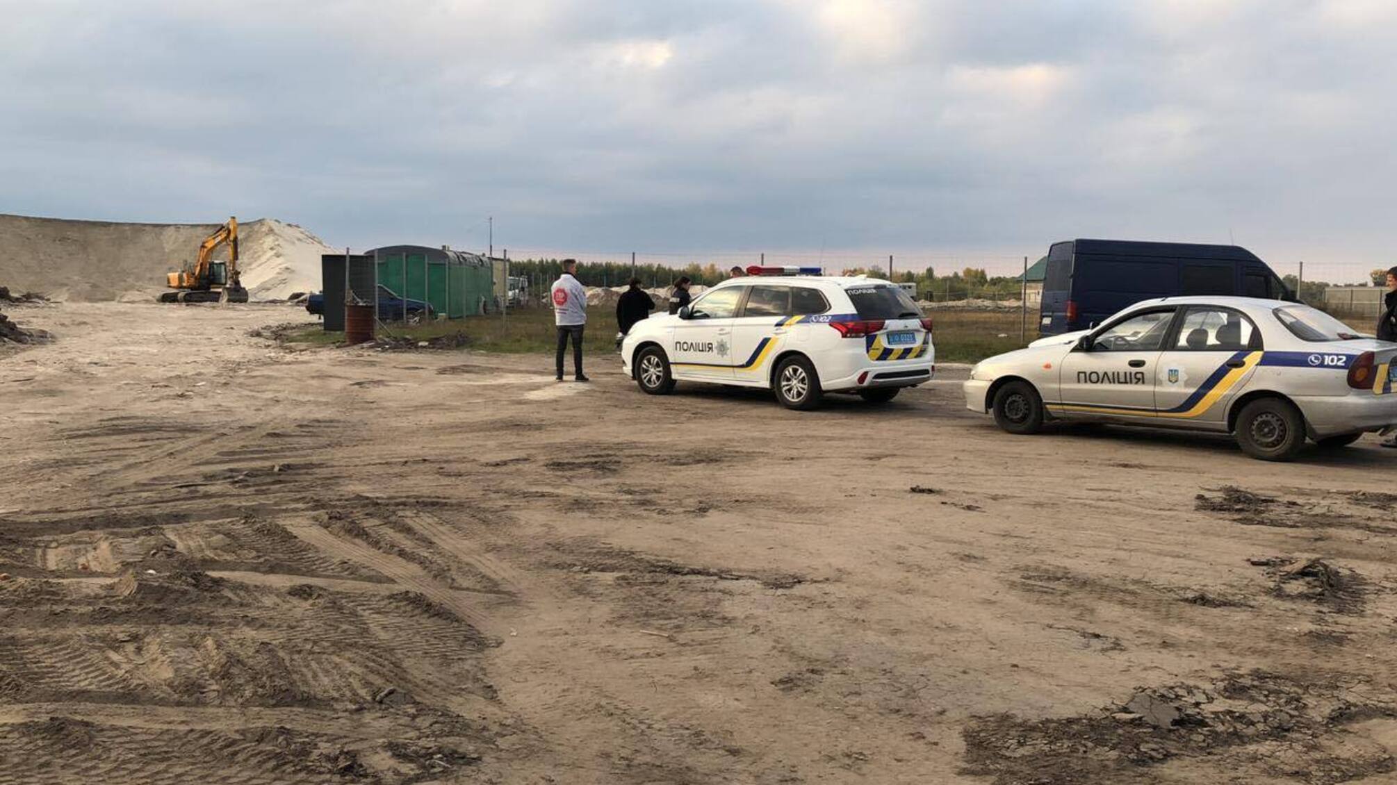 'Наші будинки сповзають у річку': на Київщині жителі села стали заручниками піщаних браконьєрів