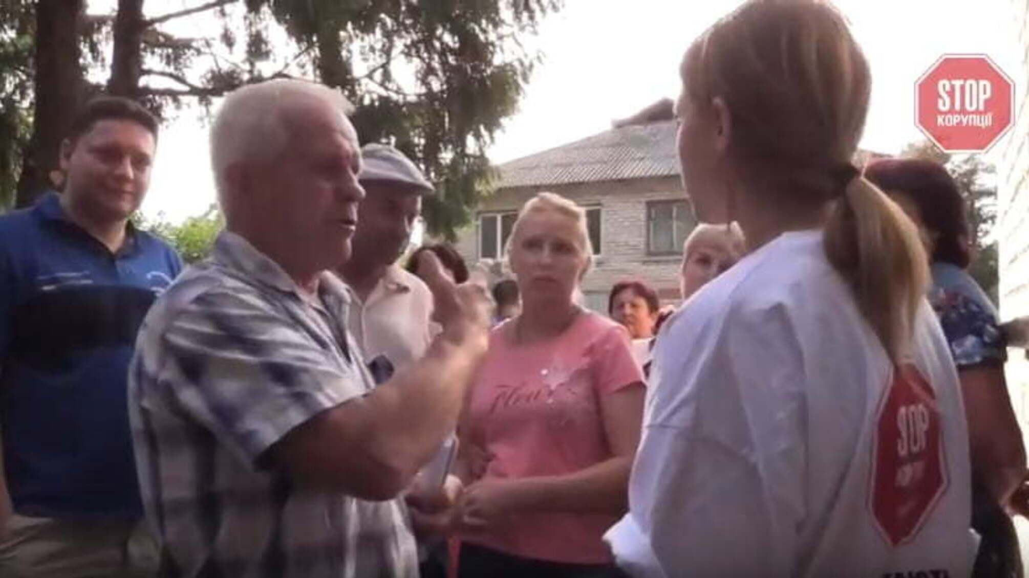 Сучасне кріпацтво: на Кіровоградщині селян залякують і тримають на мізерній зарплаті