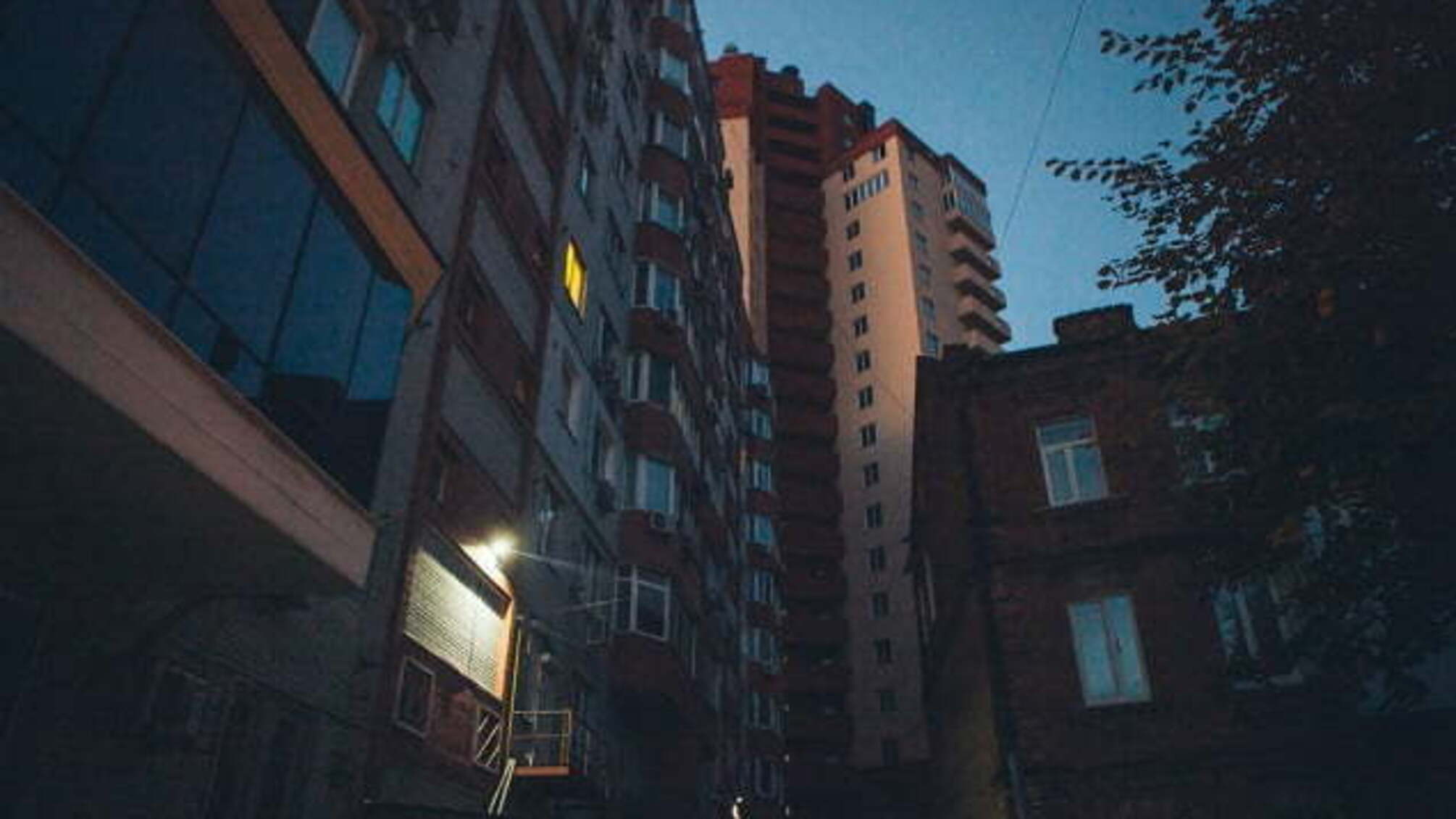У центрі Дніпра в квартирі зарізали прокурора: з'явилися кадри з місця вбивства – подробиці