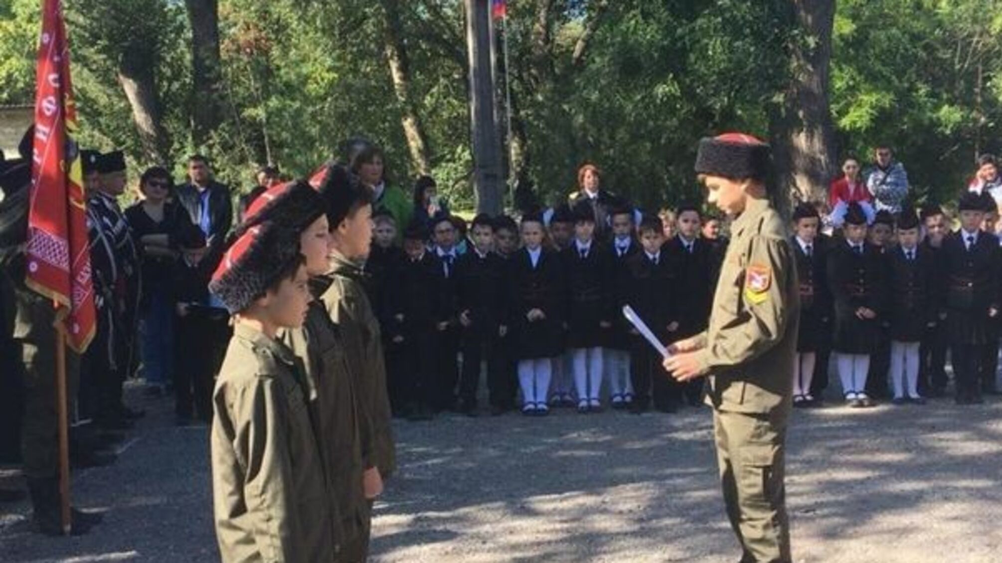 Дітей в Криму використовують як інструмент для пропаганди – обурливі кадри сколихнули соцмережі