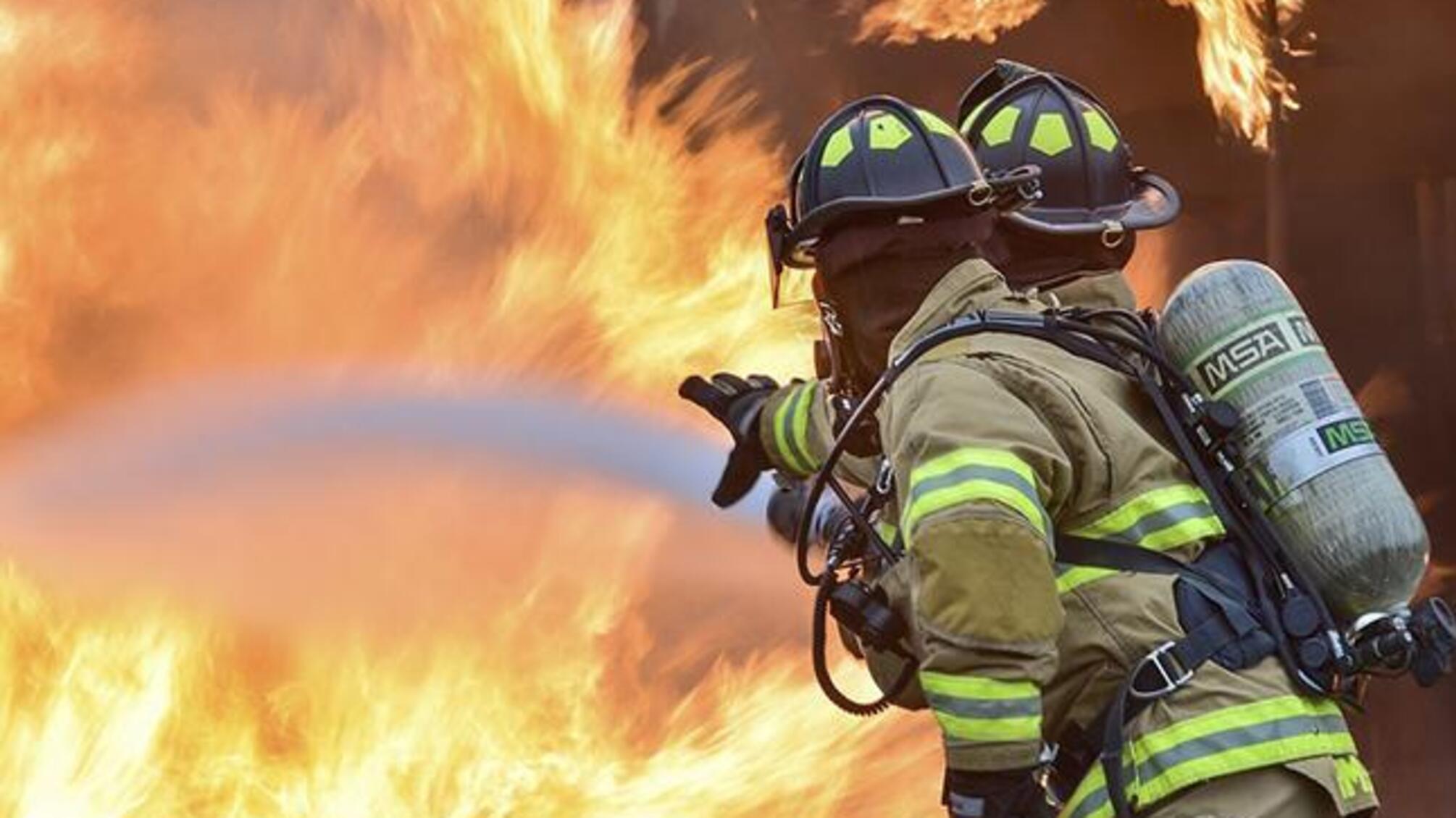 На Житомирщині у пожежі на підприємстві з виготовлення деревного вугілля загинуло двоє працівників