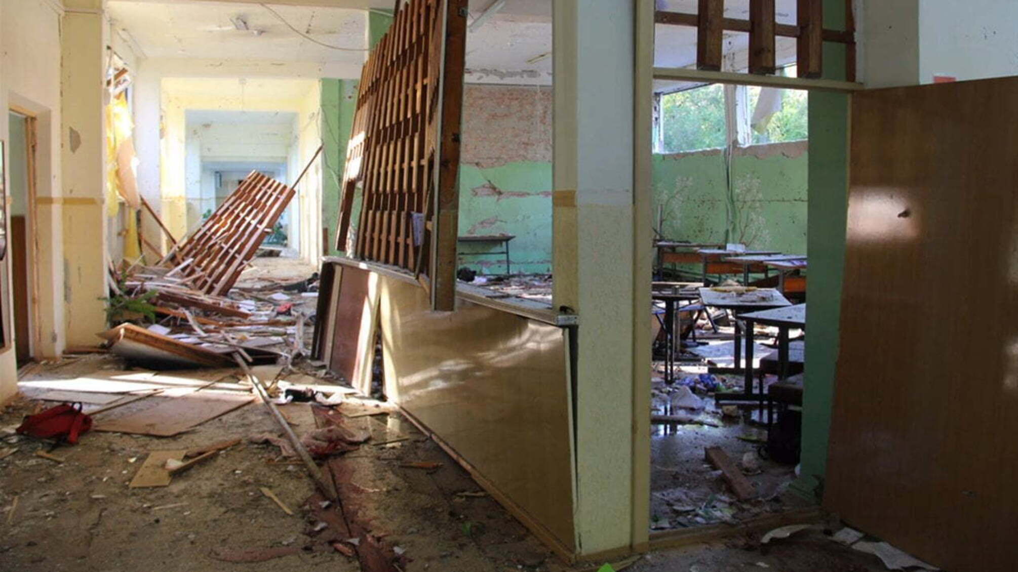 Коледж в окупованій Керчі після стрілянини та вибуху (ФОТО)