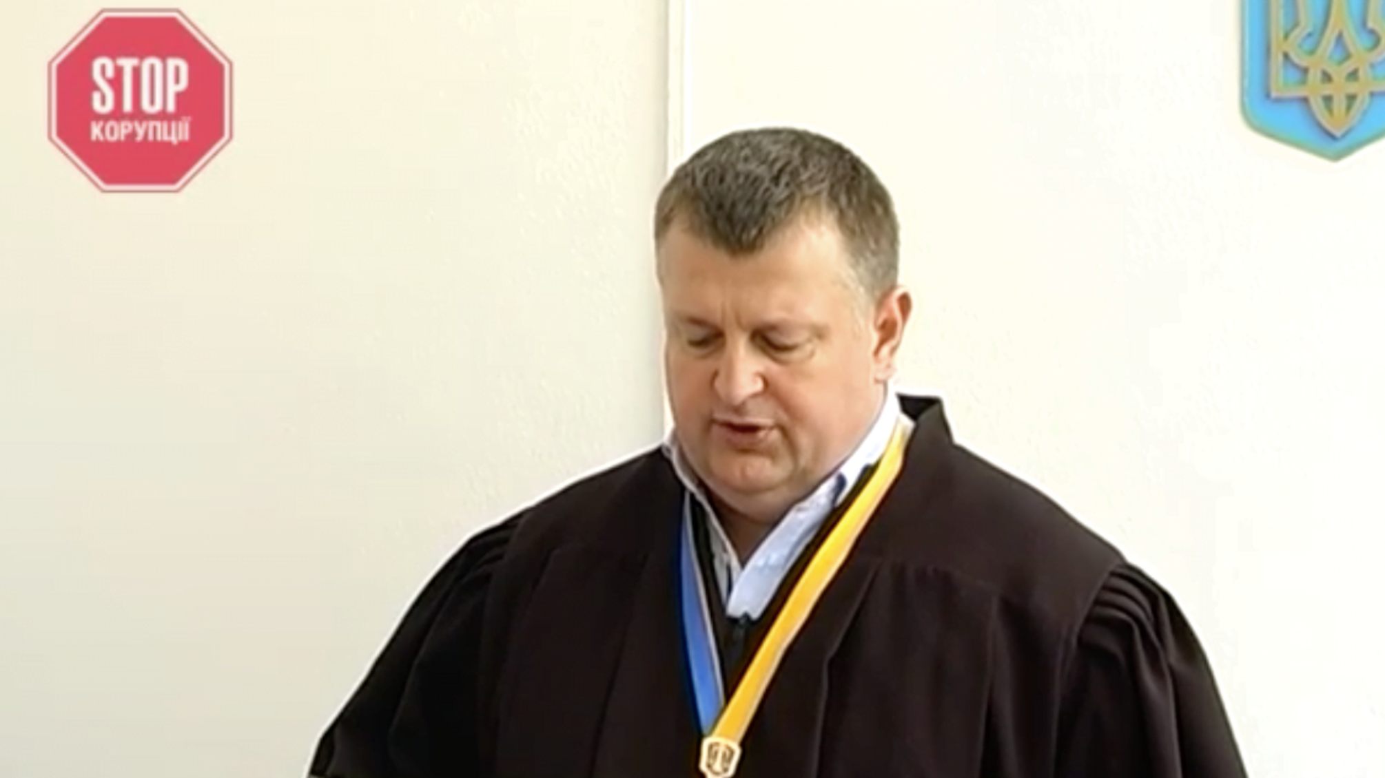 'Навчальний рік триває, а директорів немає...' – Чому у трьох школах Марганця немає керівників