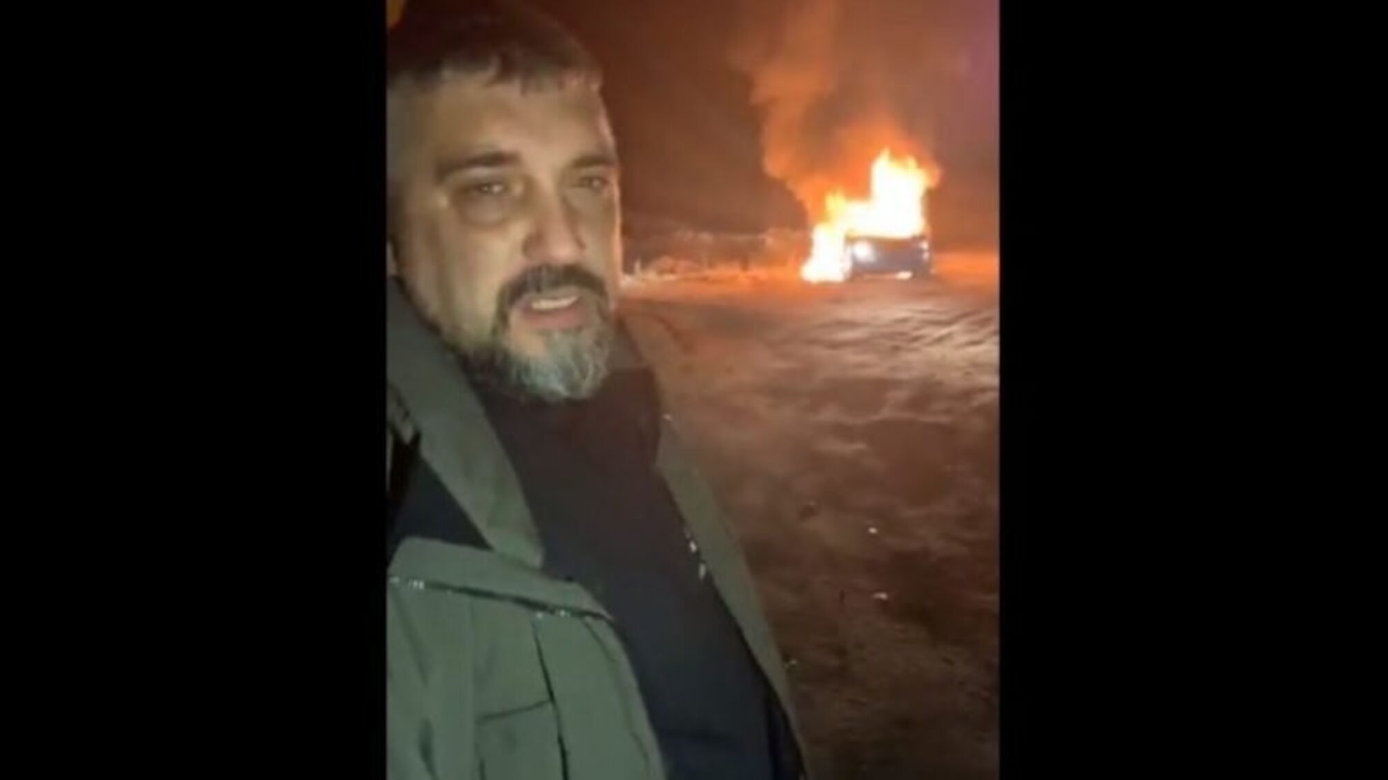 Горів Land Rover, палав: головний 'євробляхер' спалив свій позашляховик на знак протесту – кадри