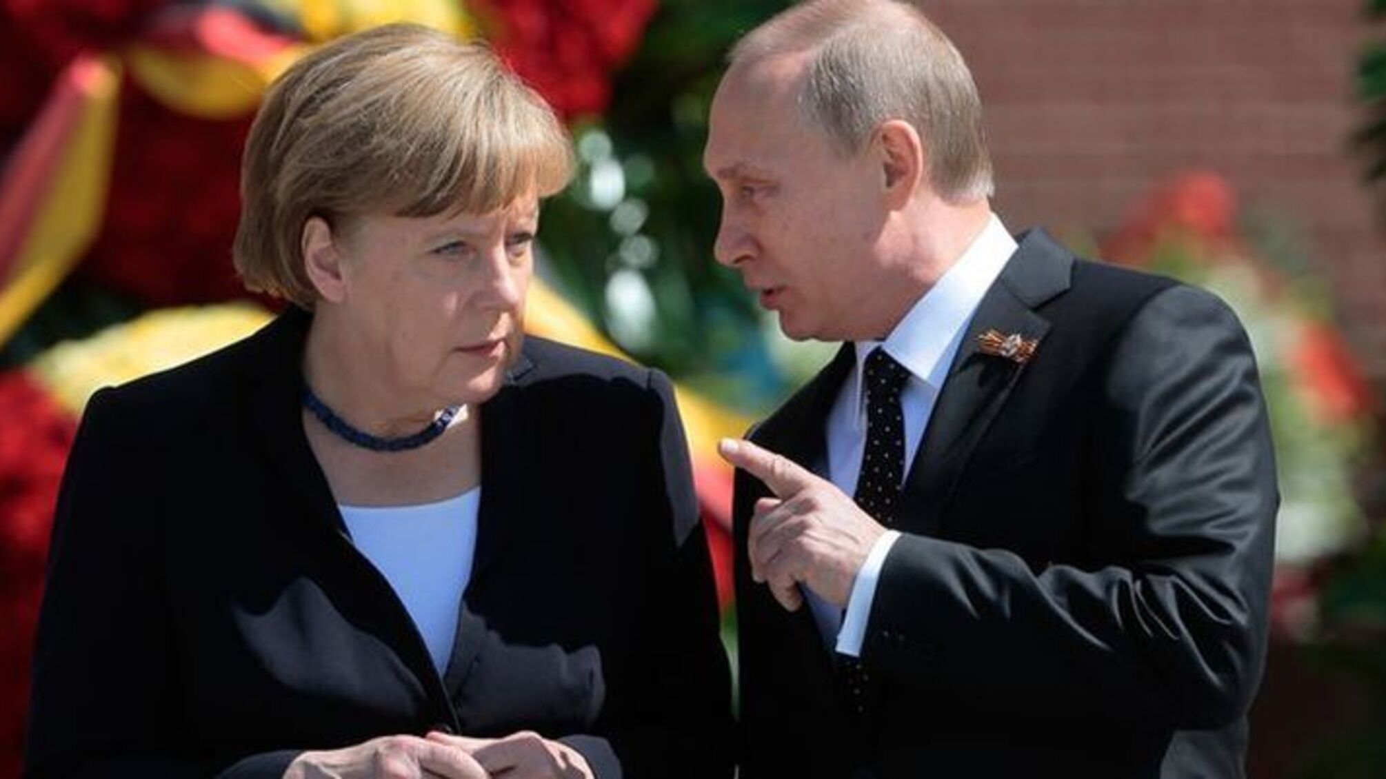 Меркель і Путін обговорили ситуацію у Чорному та Азовському морях