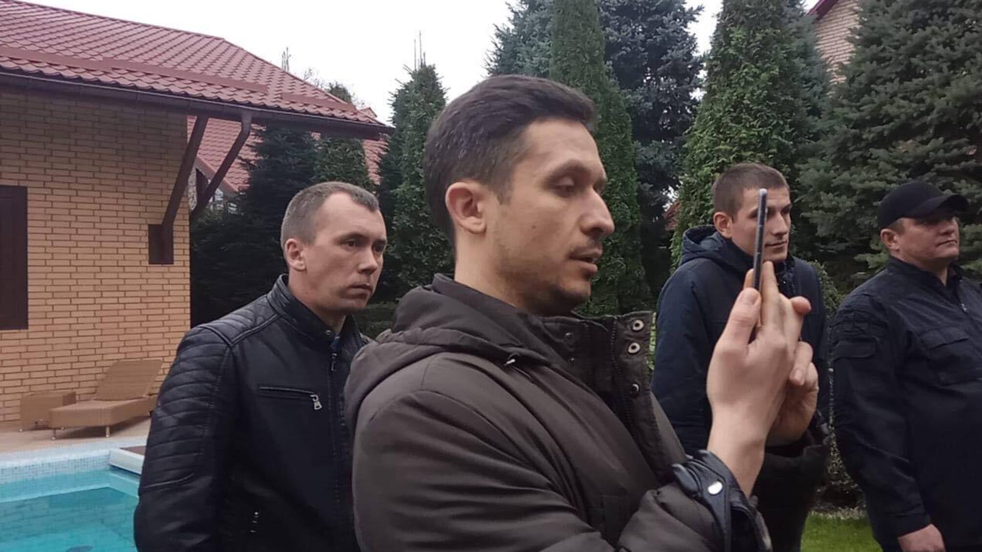 Леся і «рєбята»: зграю агресивних посіпак агрорейдерки Софієнко очолив одіозний екс-слідчий Шпирь
