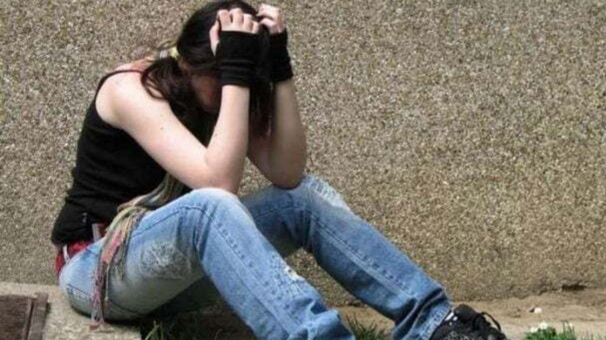 На Харківщині група підлітків жорстоко побила однокласницю