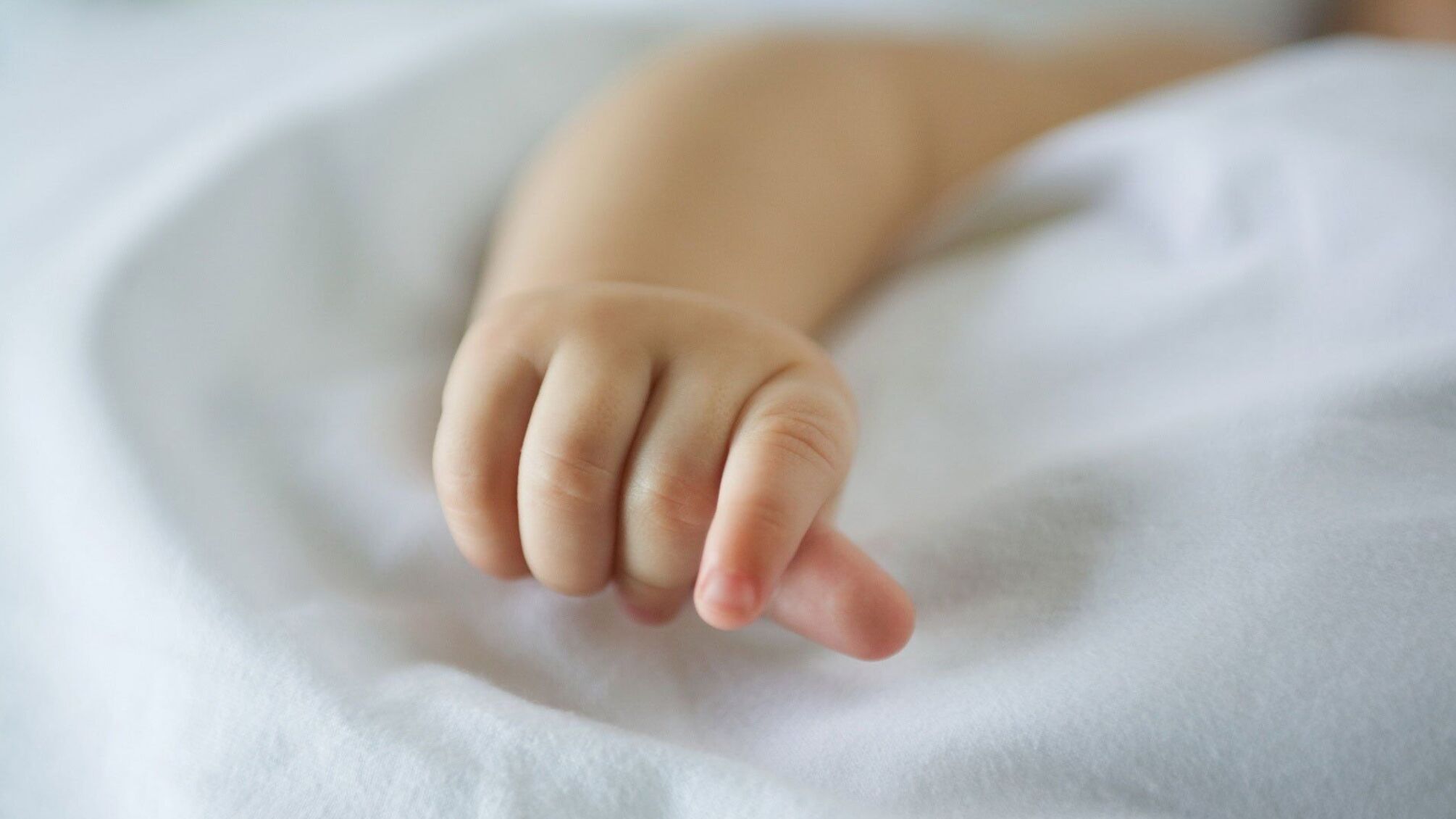 На Одещині горе-матір задушила малюка, який 'заважав спати'
