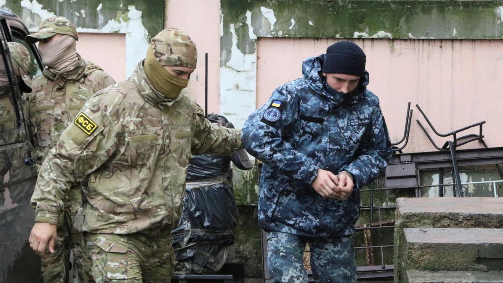 Доставили в СІЗО й переодягнули – доля українських захоплених моряків у РФ