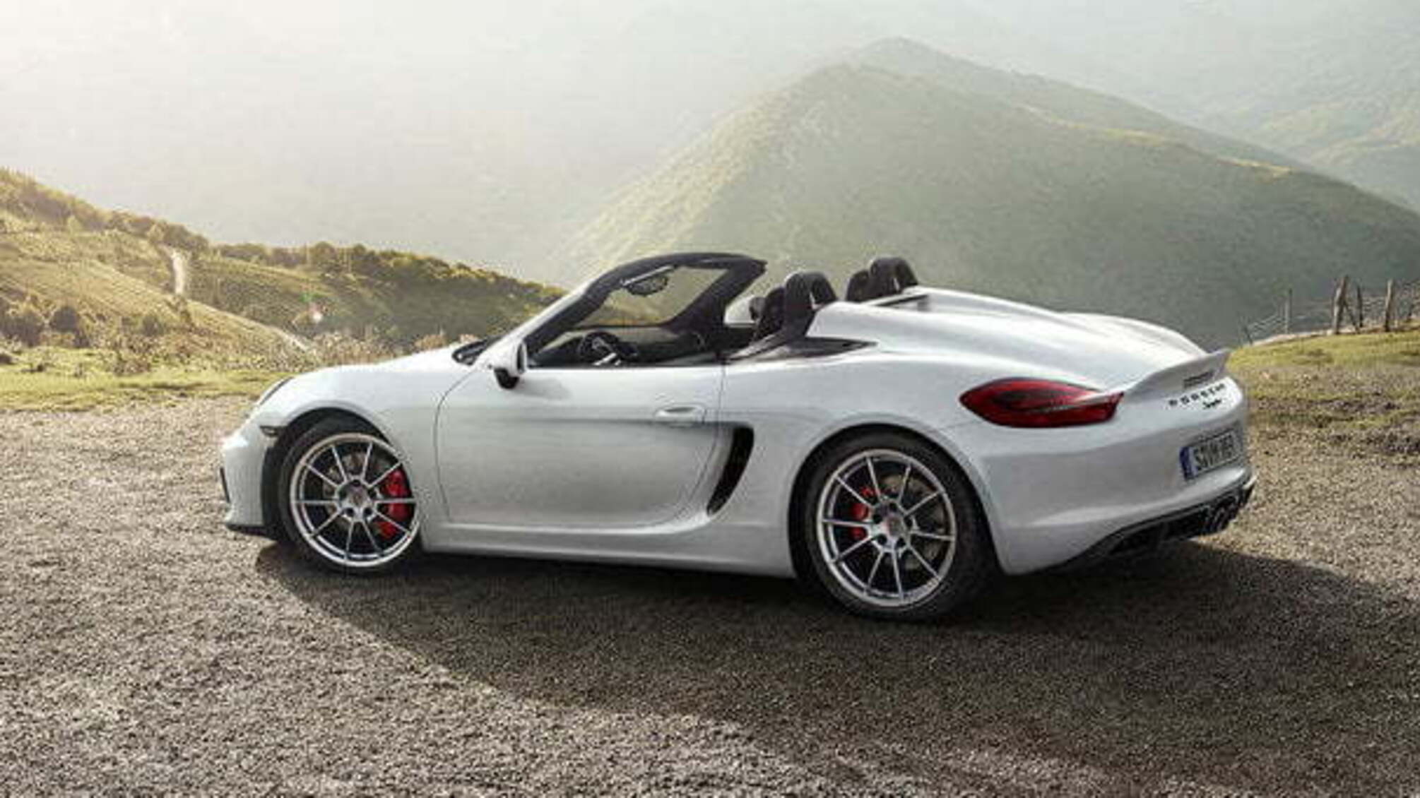 У центрі Києва білявка на підборах сокирою розтрощила Porsche за 2 млн гривень (ВІДЕО)