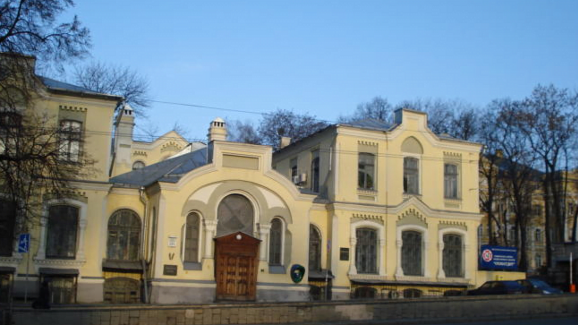 В 'Охматдиті' медичне обладнання залило цементним розчином