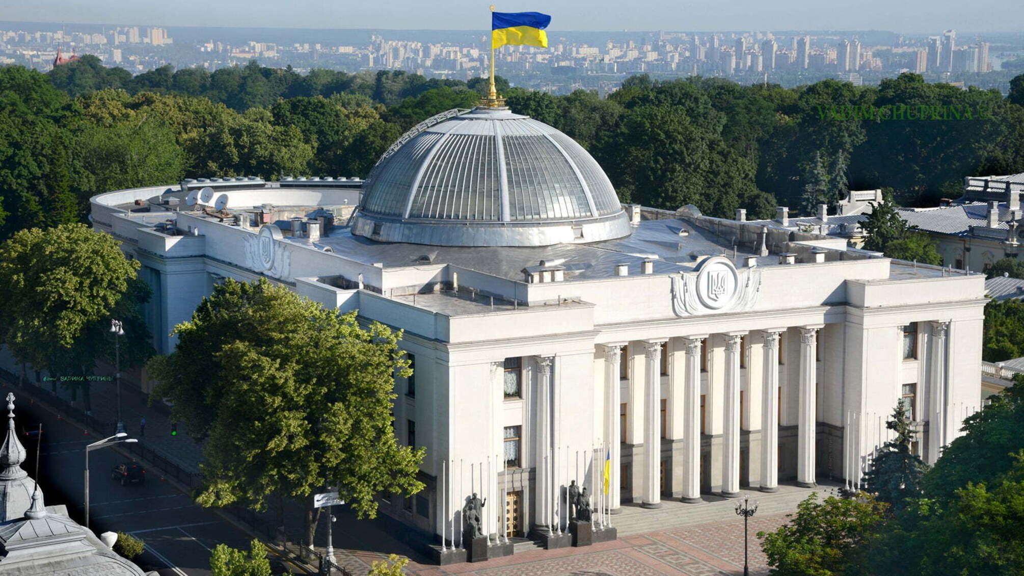 В Україні набрав чинності закон, який зобов'язує церкву з центром у країні-агресорі вказати це в офіційній назві