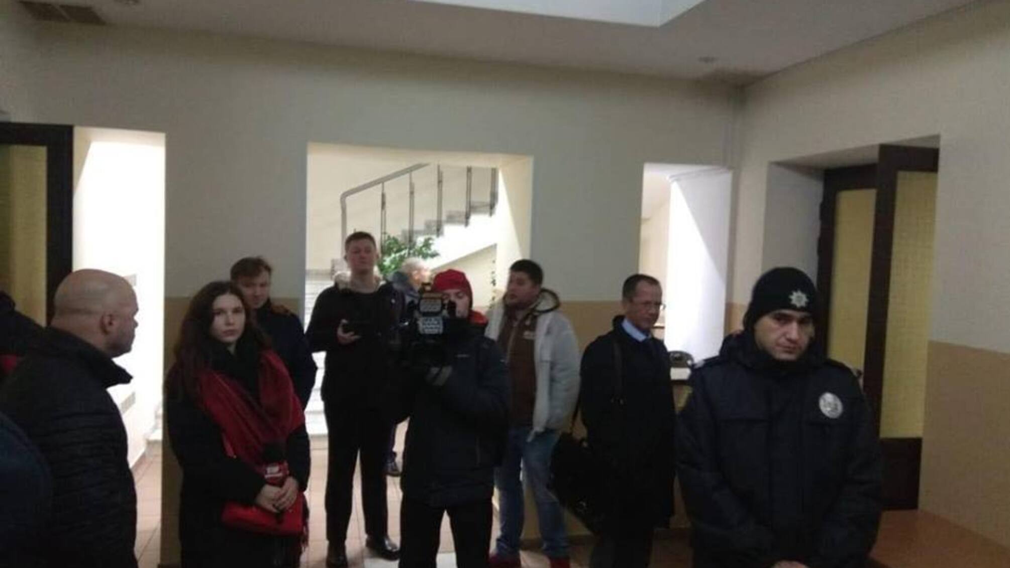 В ректорат із судовими виконавцями: легітимне керівництво Одеського меду повернулось на роботу