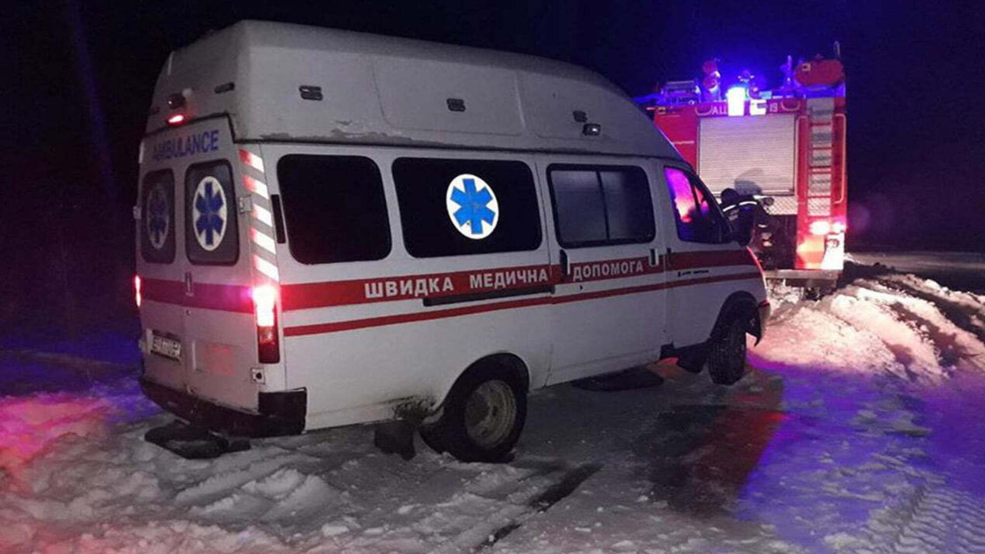 На Хмельниччині бійці ДСНС врятували зі снігового замету п'ятьох дітей і хвору жінку