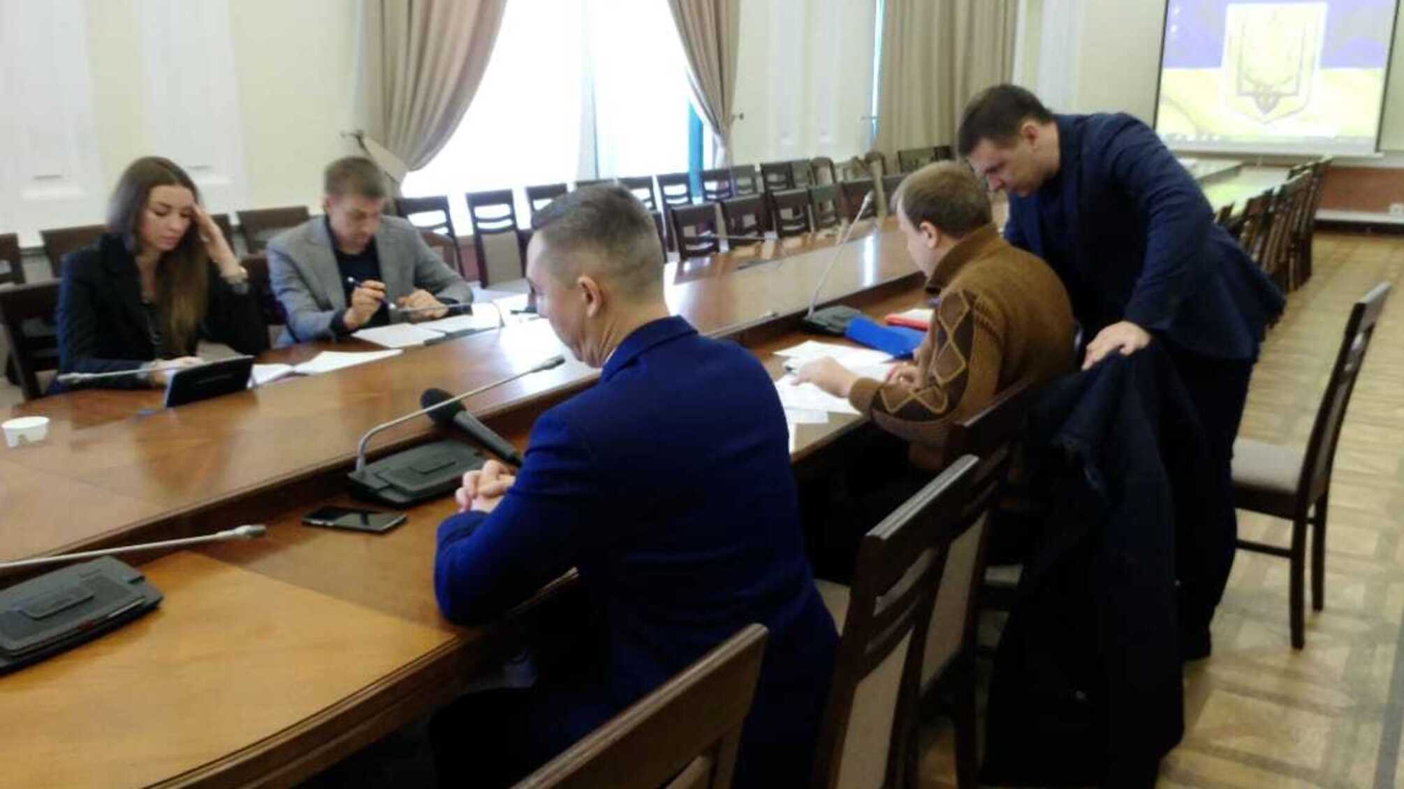 Мільйонний борг чи ігри чиновників? Будівництво «Патріотики» знову зупиняють