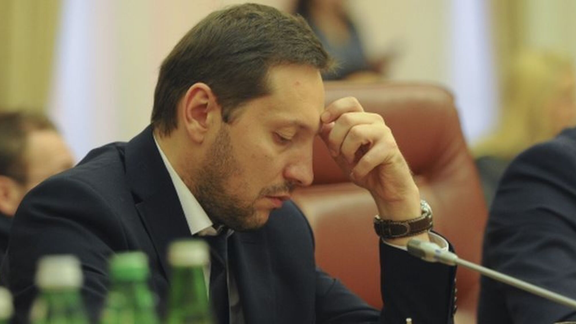 Екс-міністр Стець знепритомнів, розповідаючи послу США і депутату Європарламенту про репресії в Криму