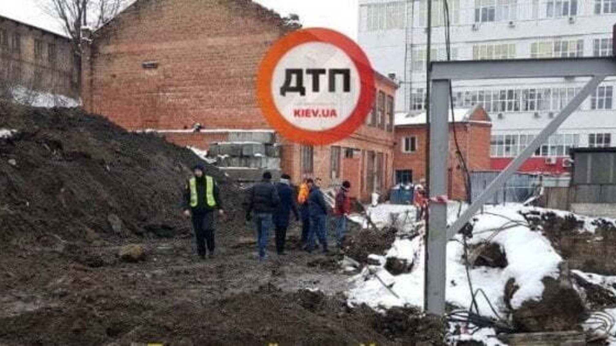 У Києві на будівництві внаслідок обвалу загинув школяр