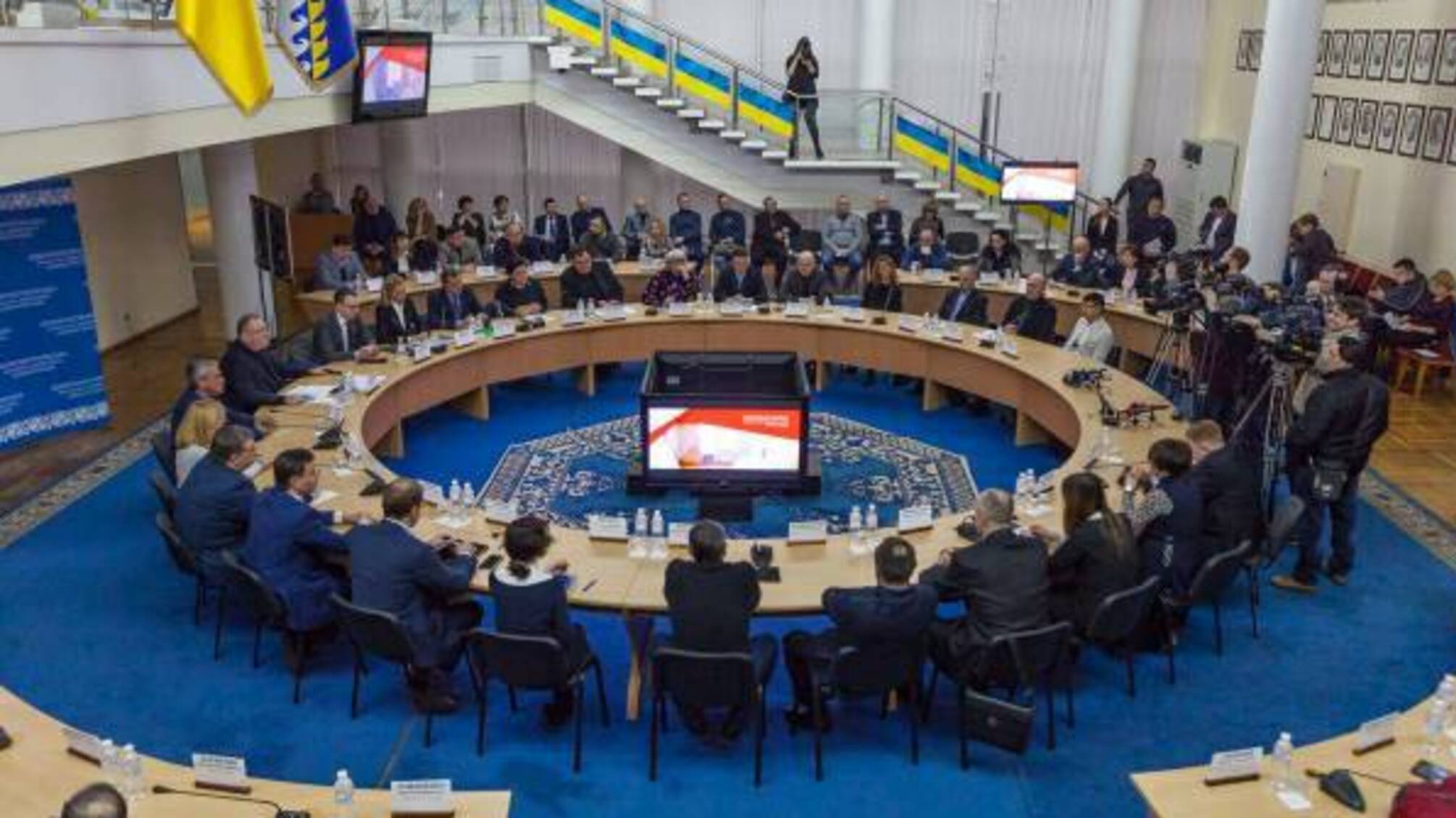 Марганецькі активісти 'СтопКору' відвідали звіт голови Дніпропетровської обласної державної адміністрації