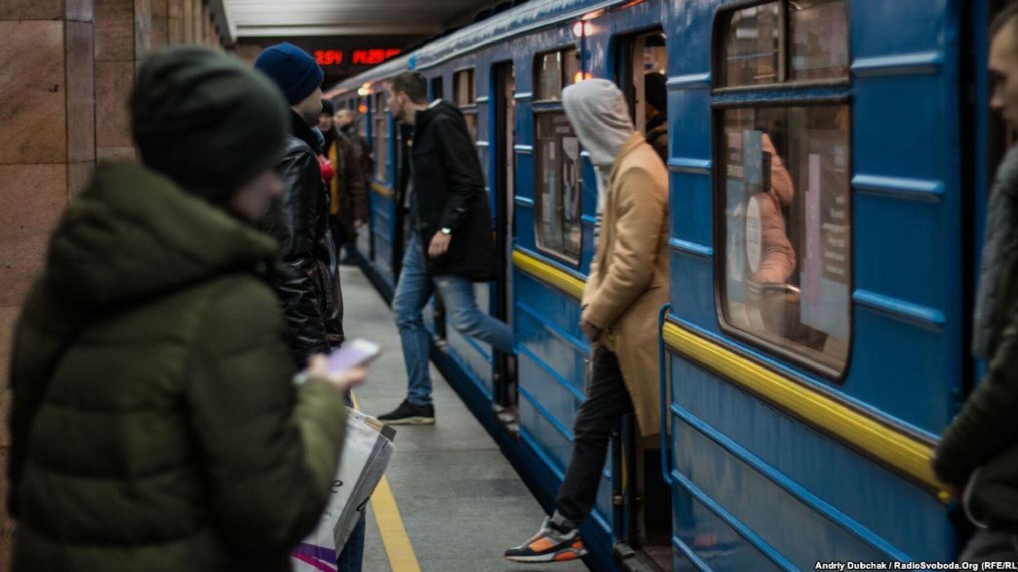 Через інформацію про замінування закрито шість станцій столичного метро