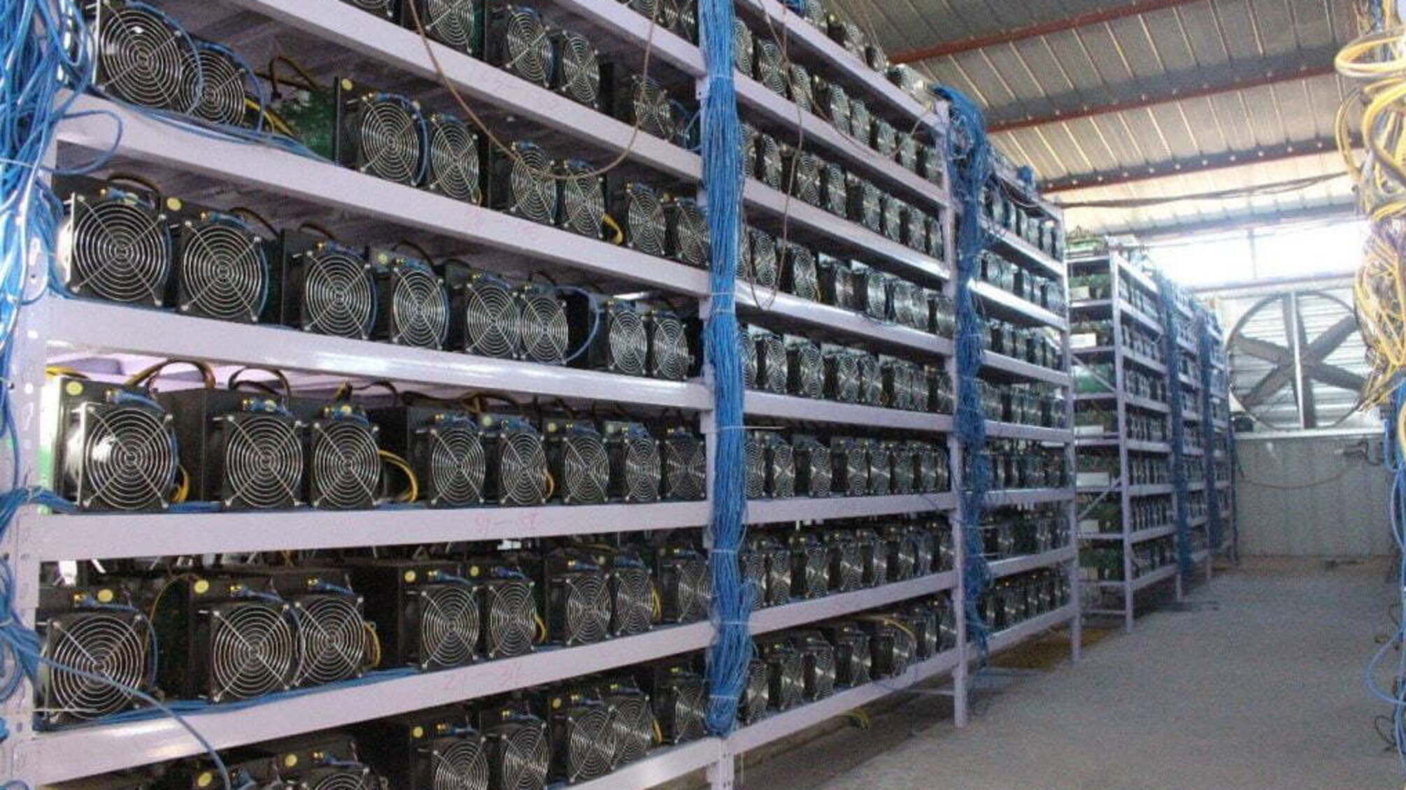 У Луцьку представник університету займався майнінгом криптовалюти