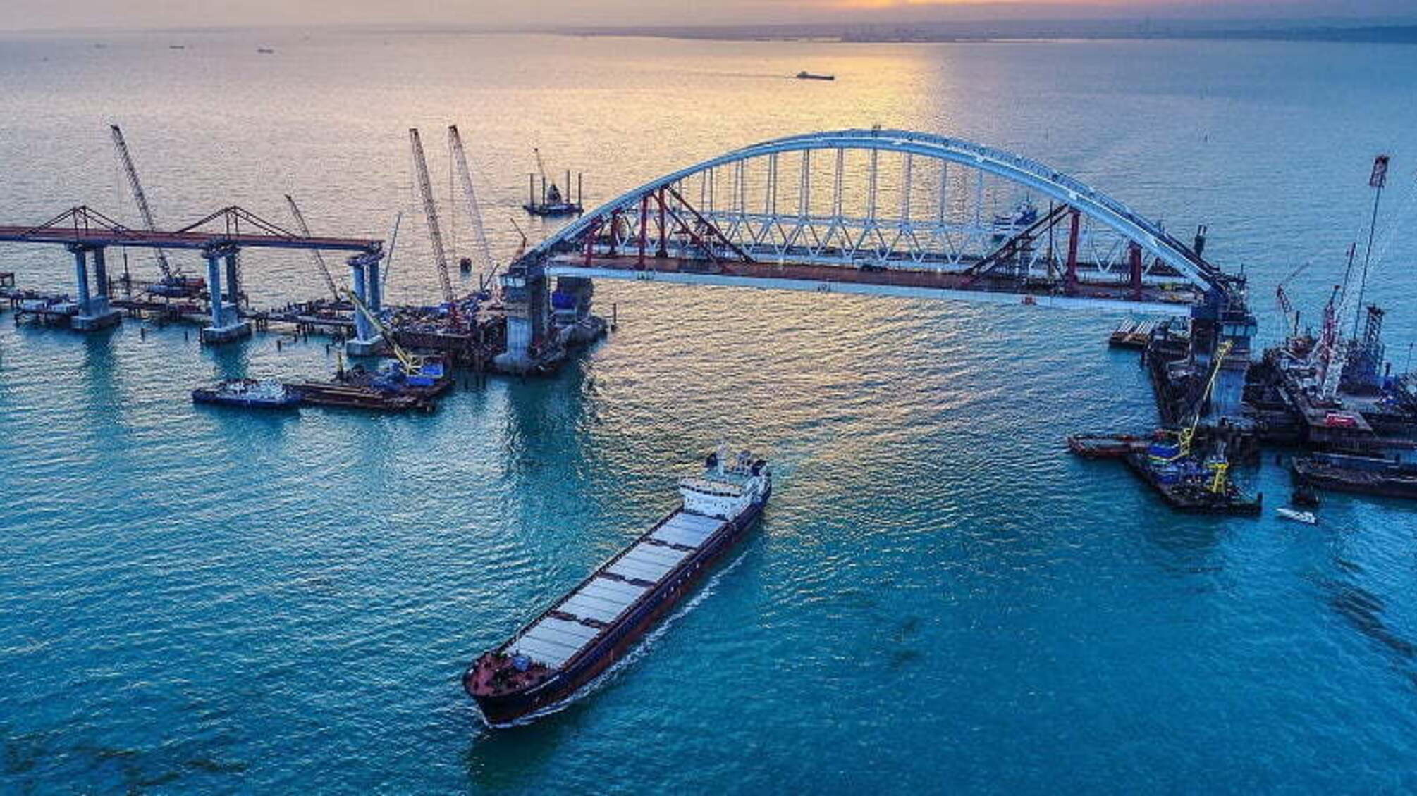 На недобудованому Кримському мосту створять ділянку для голосування