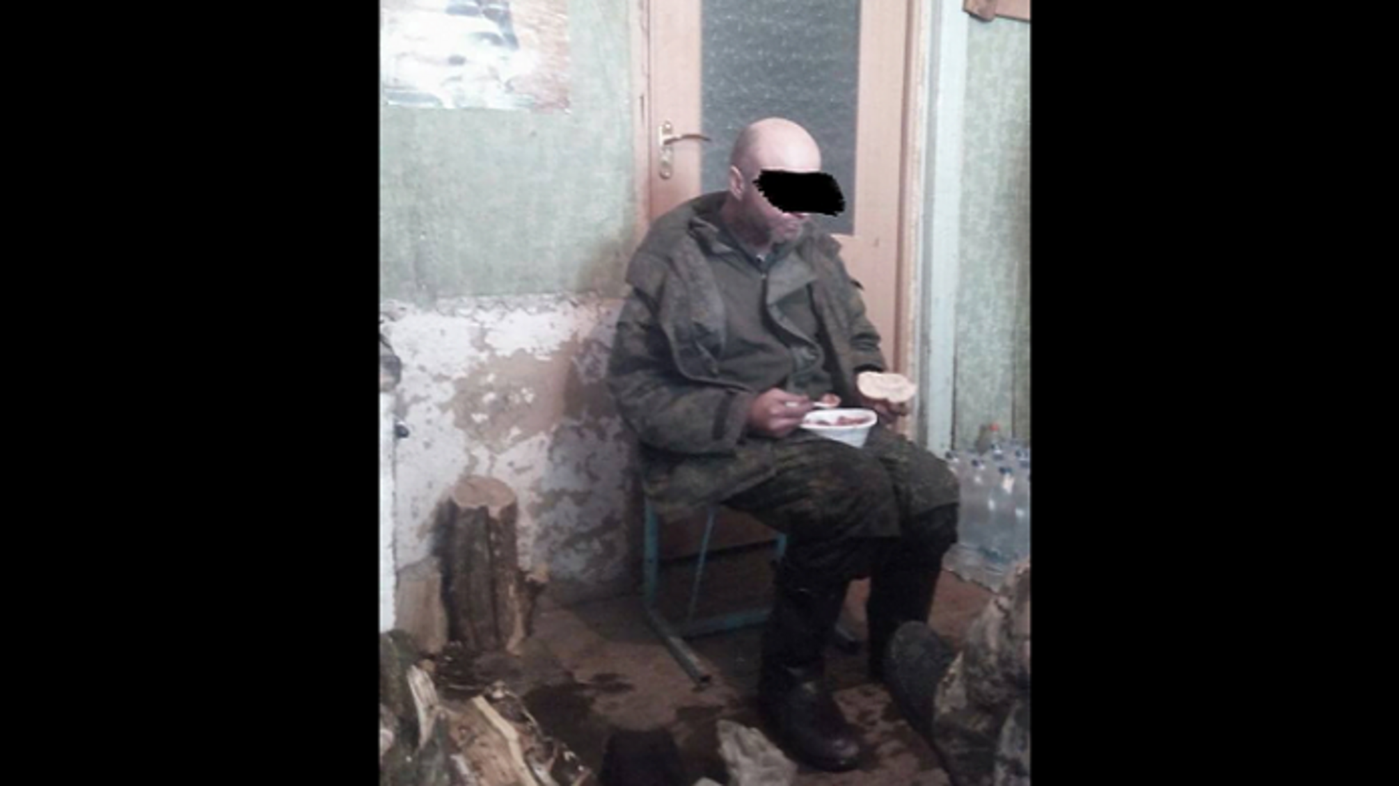 Українські бійці взяли в полон російського найманця