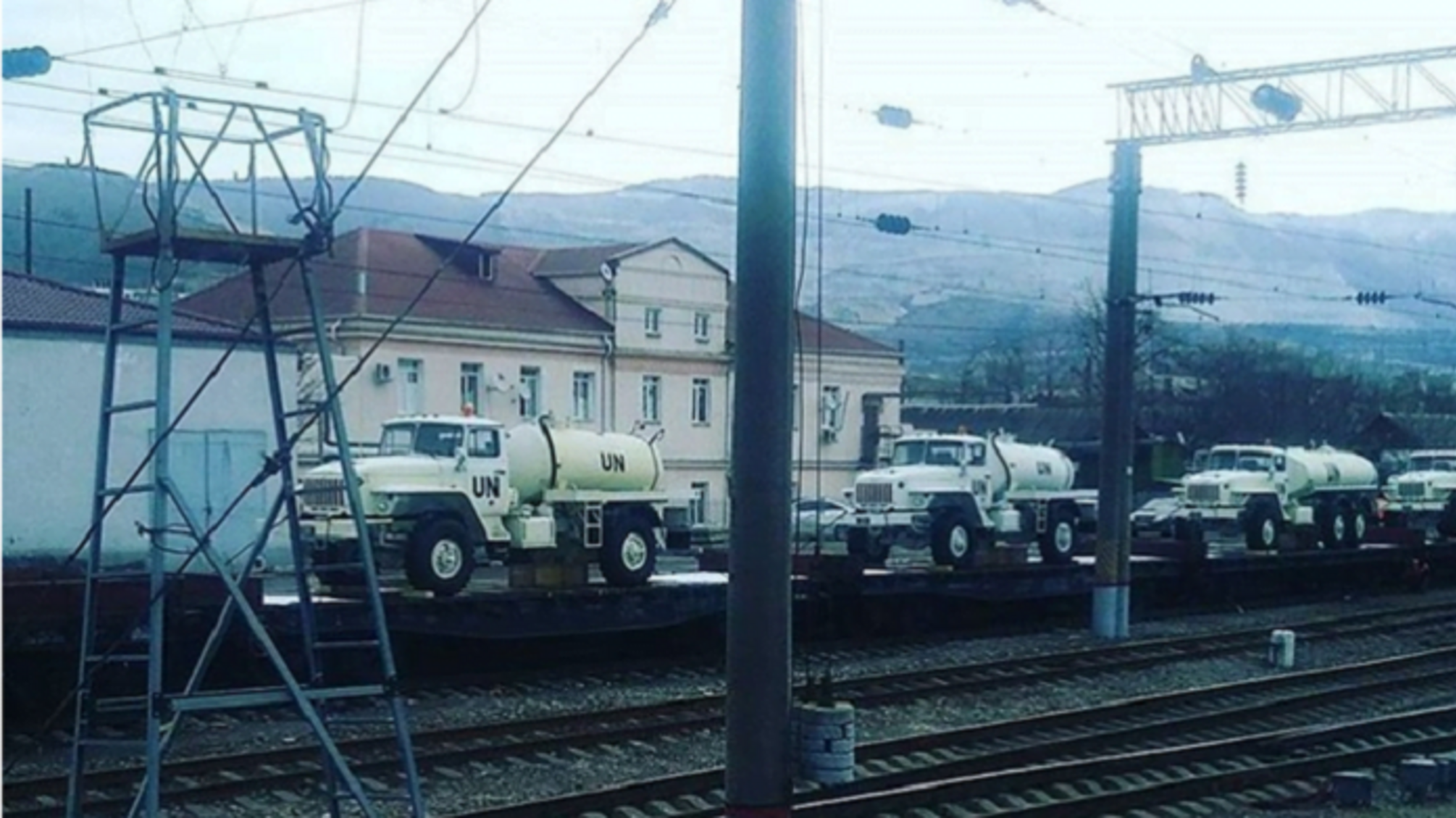 Біля кордону України помітили техніку РФ з символікою ООН
