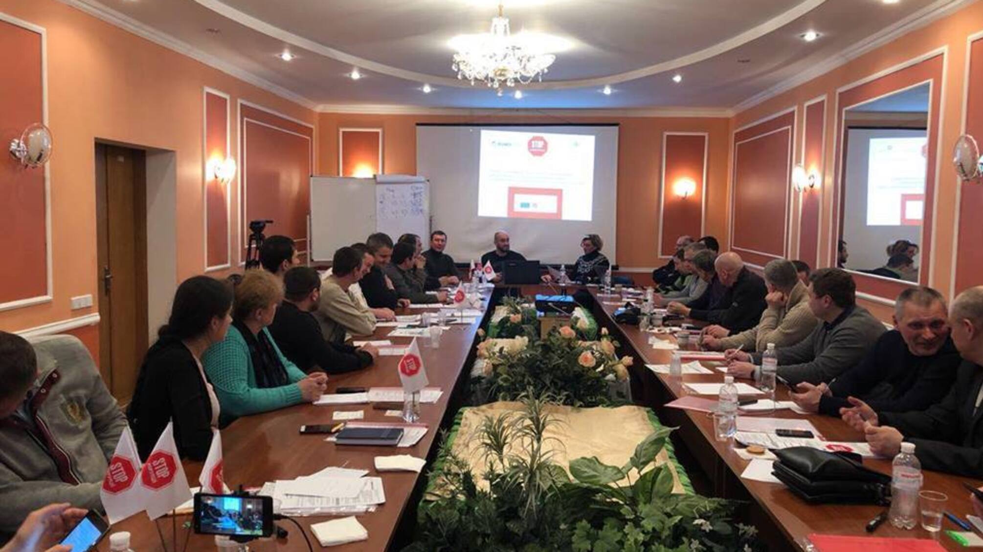 У 'Школі громадянської освіти' координатори 'Стоп корупції' обговорили корупційні проблеми в регіонах