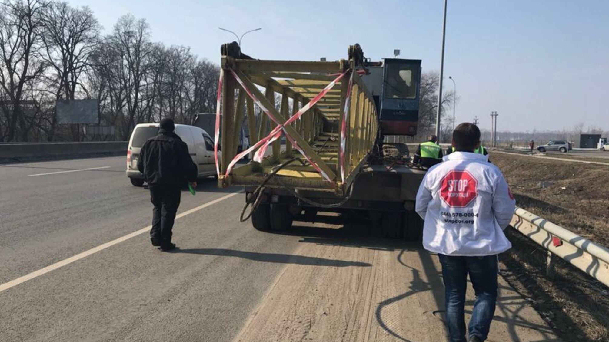 'СтопКор' спільно з 'Укртрансбезпекою' проводить рейд вантажівок на Житомирській трасі