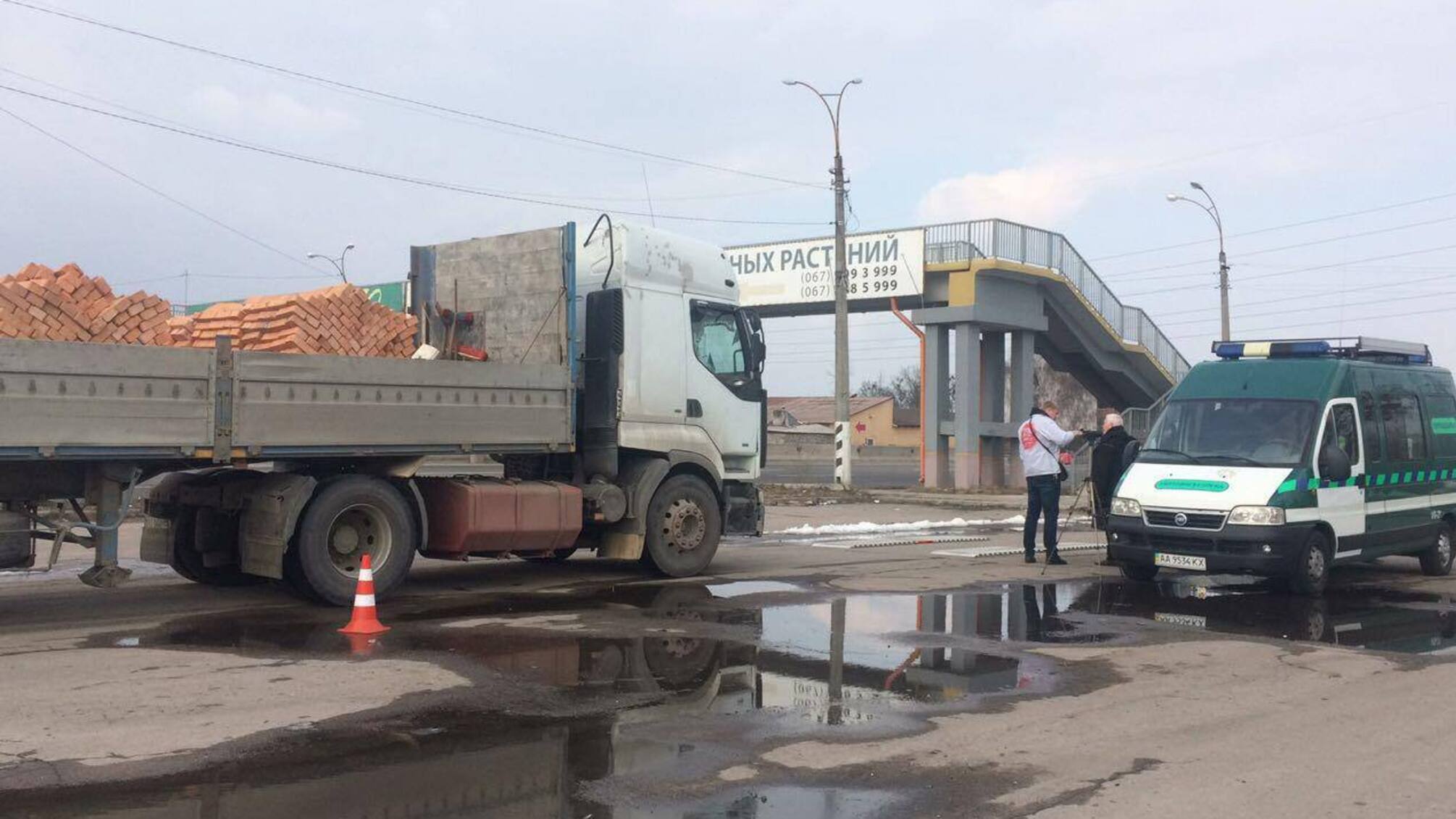 У результаті спільного рейду 'СтопКору' та 'Укртрансбезпеки' водіїв оштрафували на тисячу євро