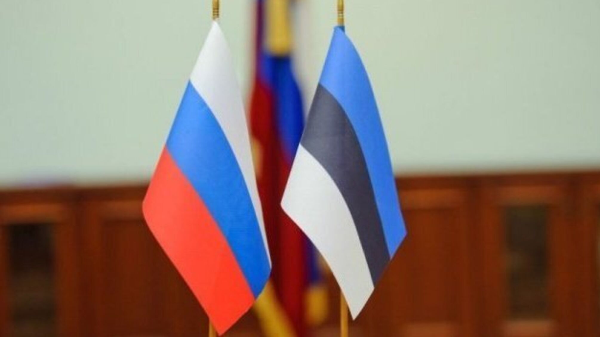 У Латвії та Естонії викликали на розмову послів Росії