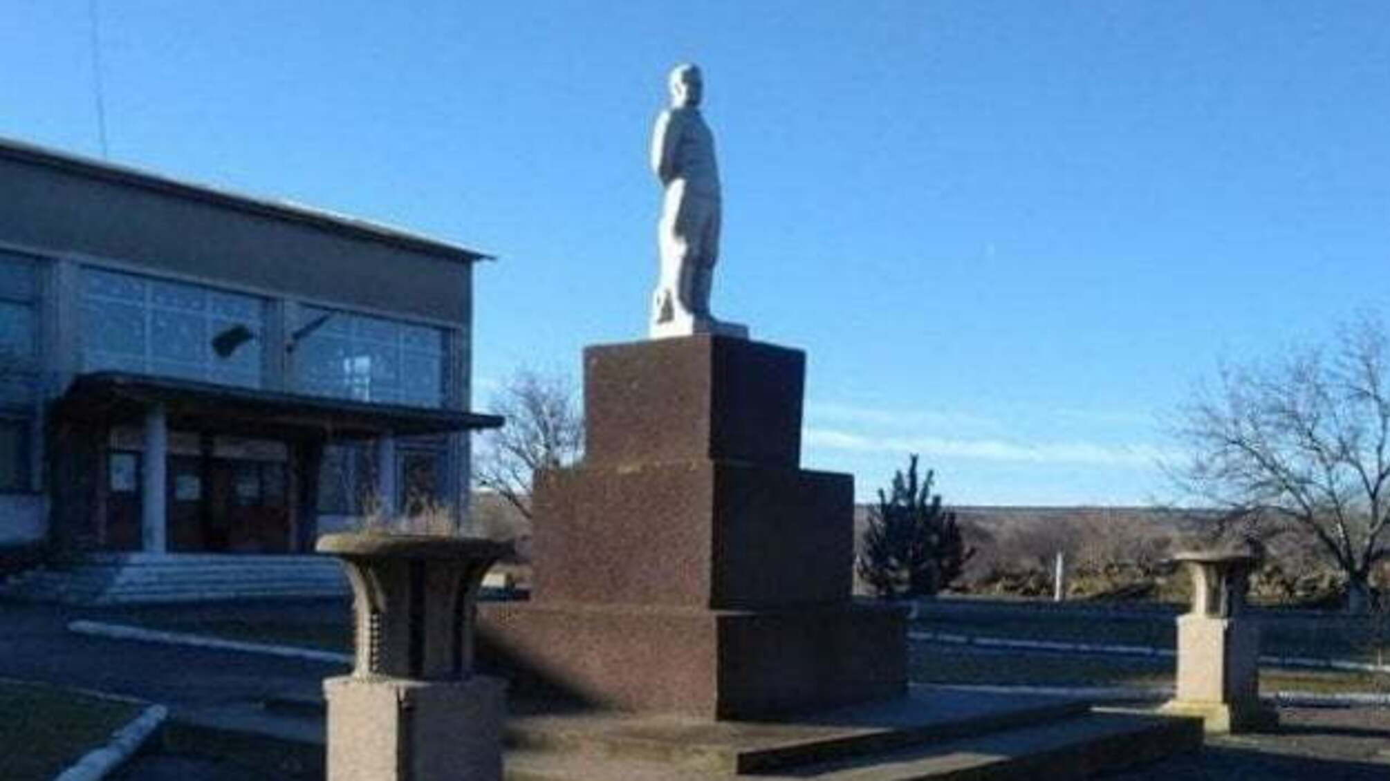 Влада одного з населених пунктів Одеської області відмовилися декомунізувати пам'ятник