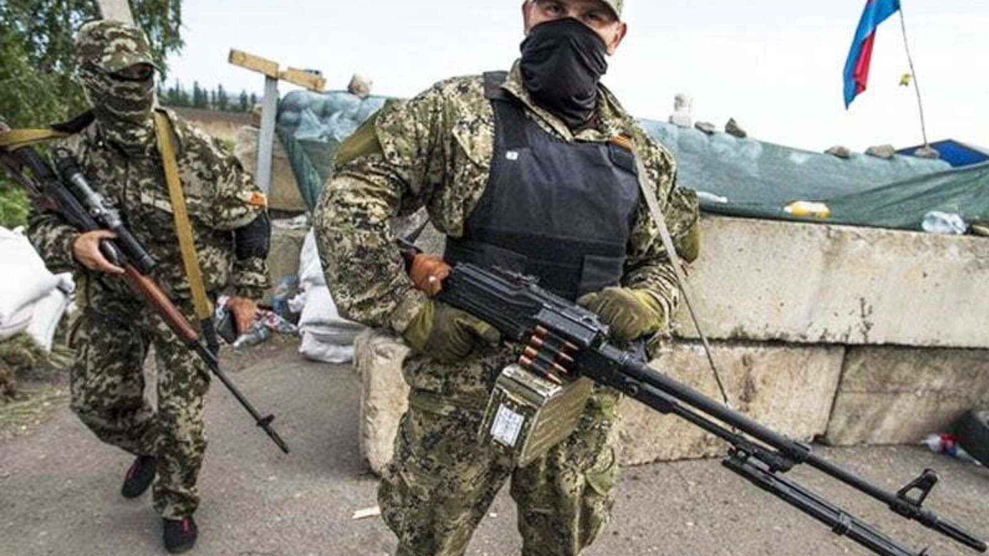 У бойовиків Донбасу почали масово вилучати паспорти – подробиці
