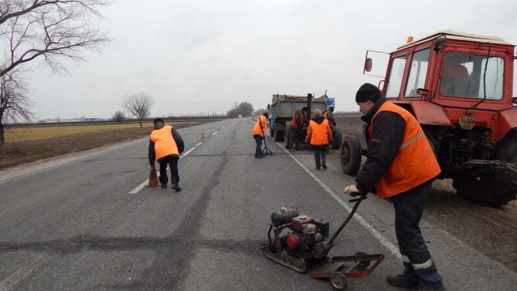 Гройсман розповів, коли в Україні відремонтують дороги