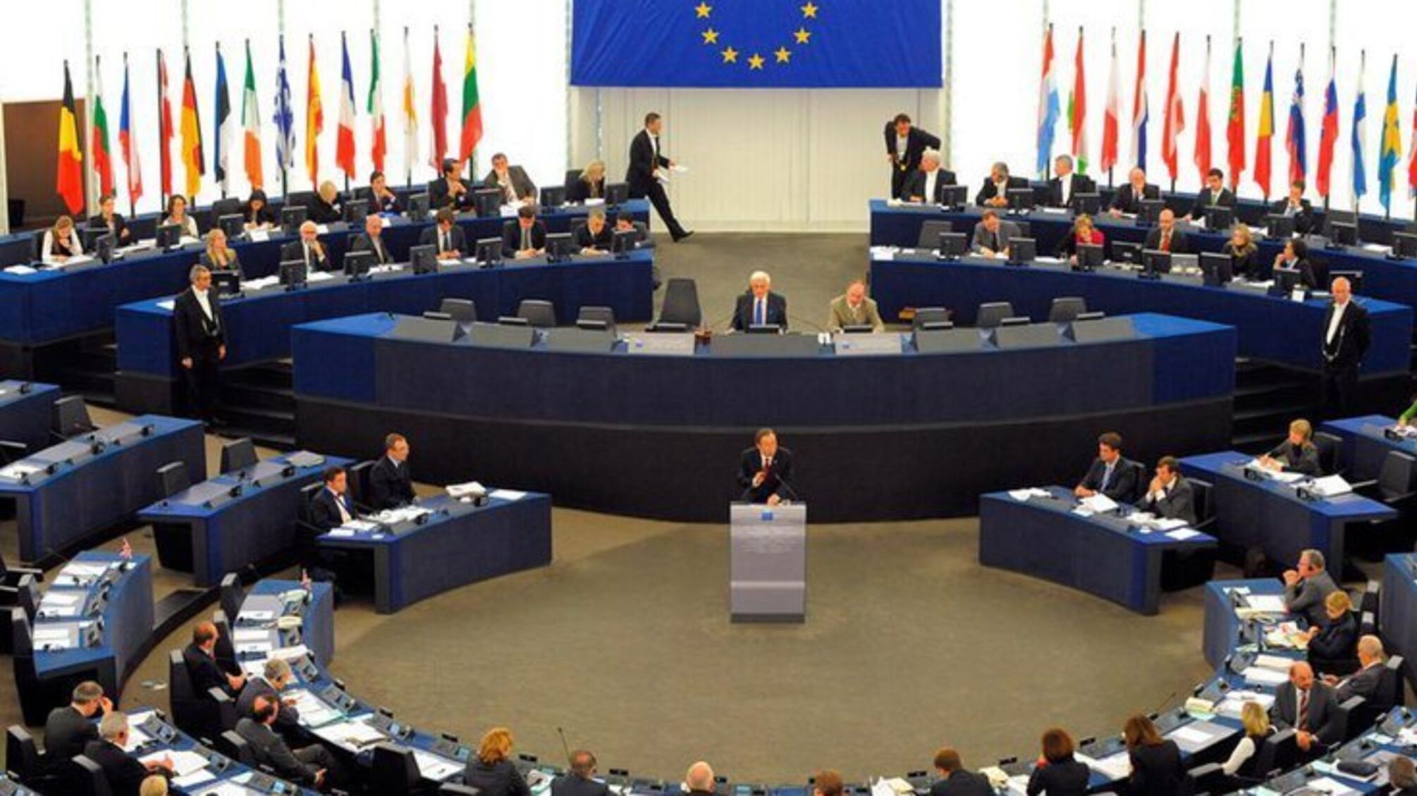 Європарламент розпочав введення санкцій проти Польщі