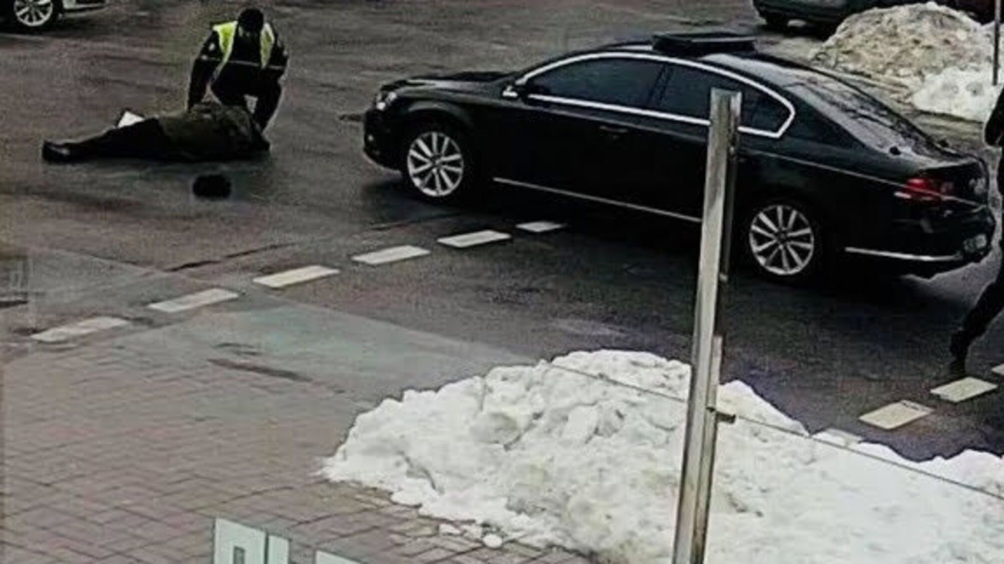 Пенсіонеру, якого збив кортеж Порошенка, проведуть операцію