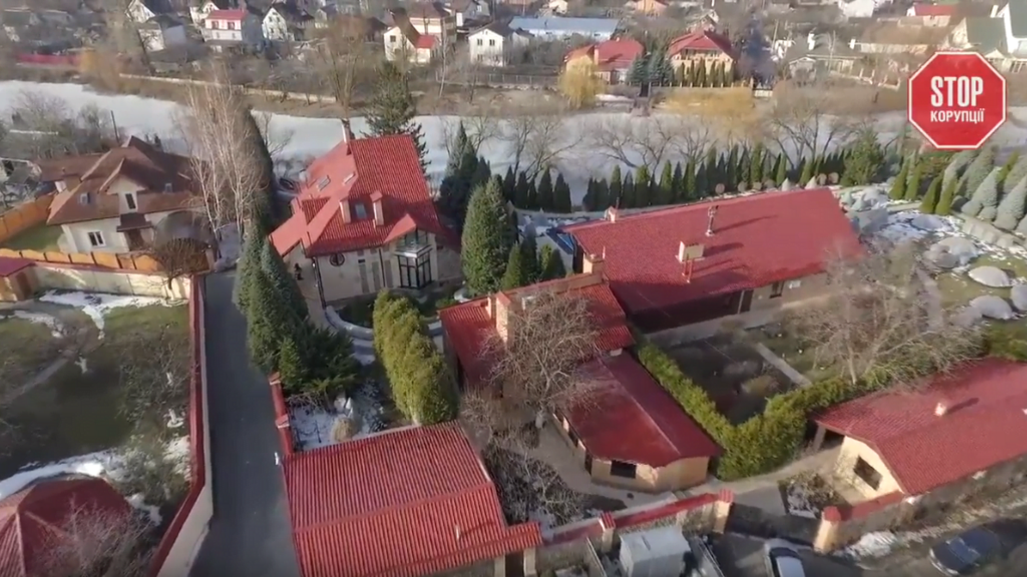 Жити по-новому: звідки у топ-чиновників часів Януковича багатомільйонні маєтки