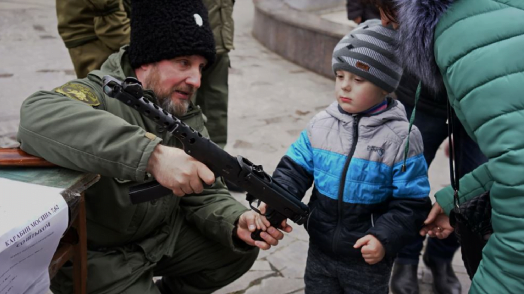 Бойовики 'ДНР' вчили школярів користуватися зброєю