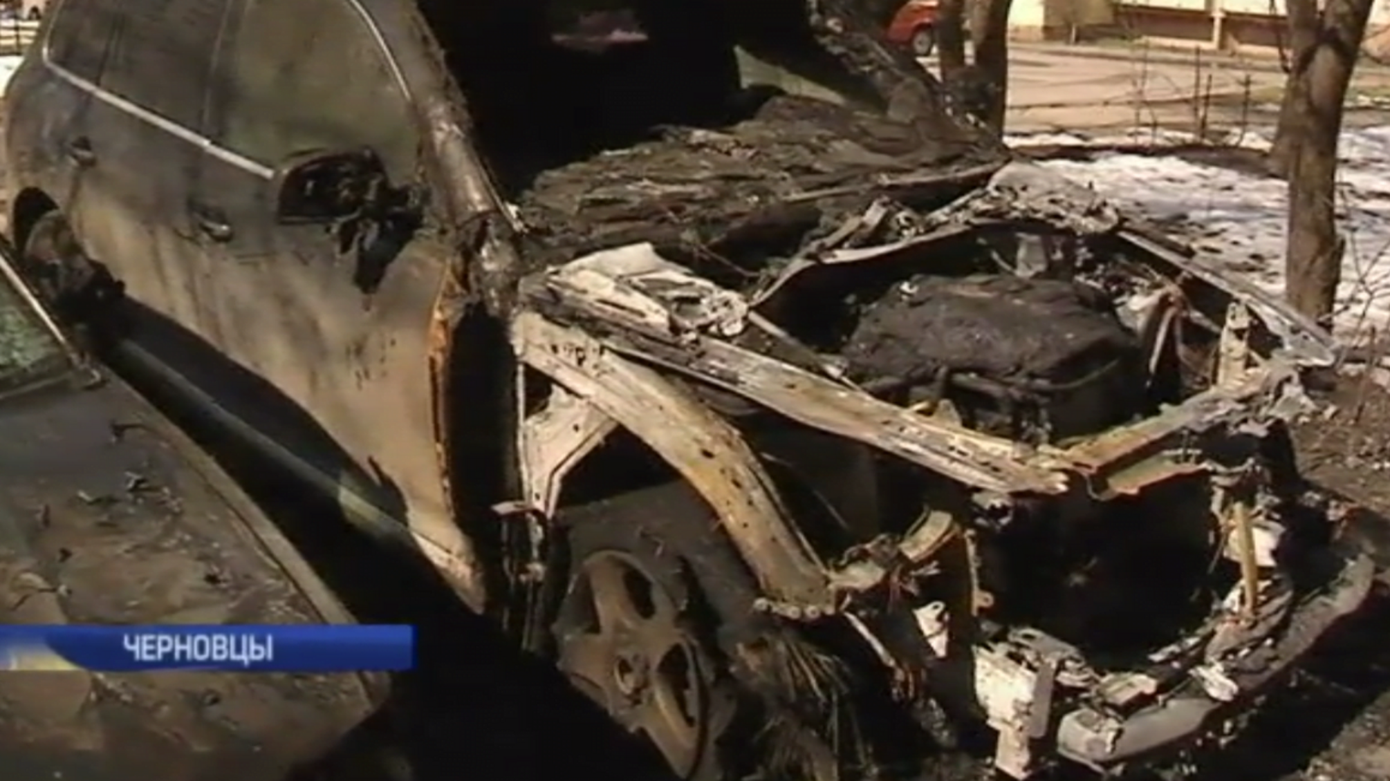 У 'Подробицях' показали деталі підпалу автівки активіста 'Стоп корупції' у Чернівцях