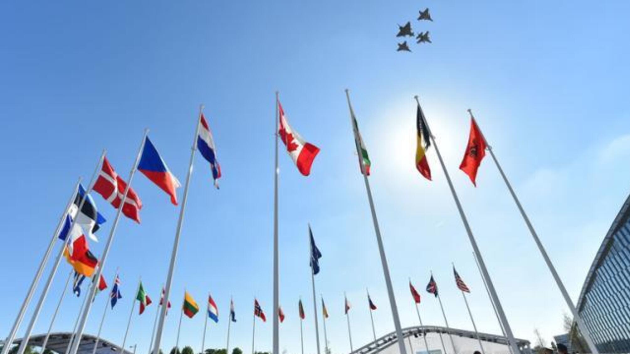 В НАТО закликали Україну й Угорщину вирішити суперечності з 'мовним' питанням