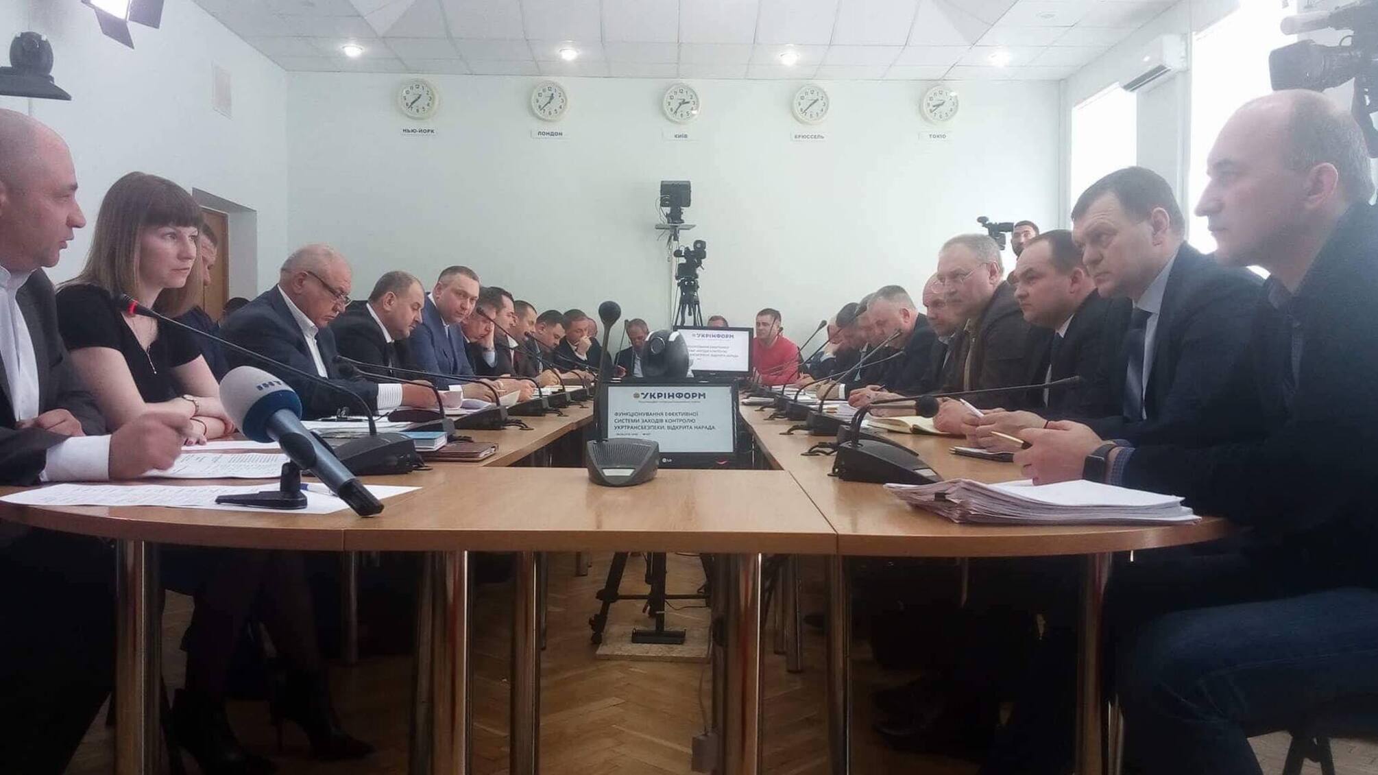 Голова Укртрансбезпеки пригрозив 'лузерам' та 'неробам' серед підлеглих звільненням