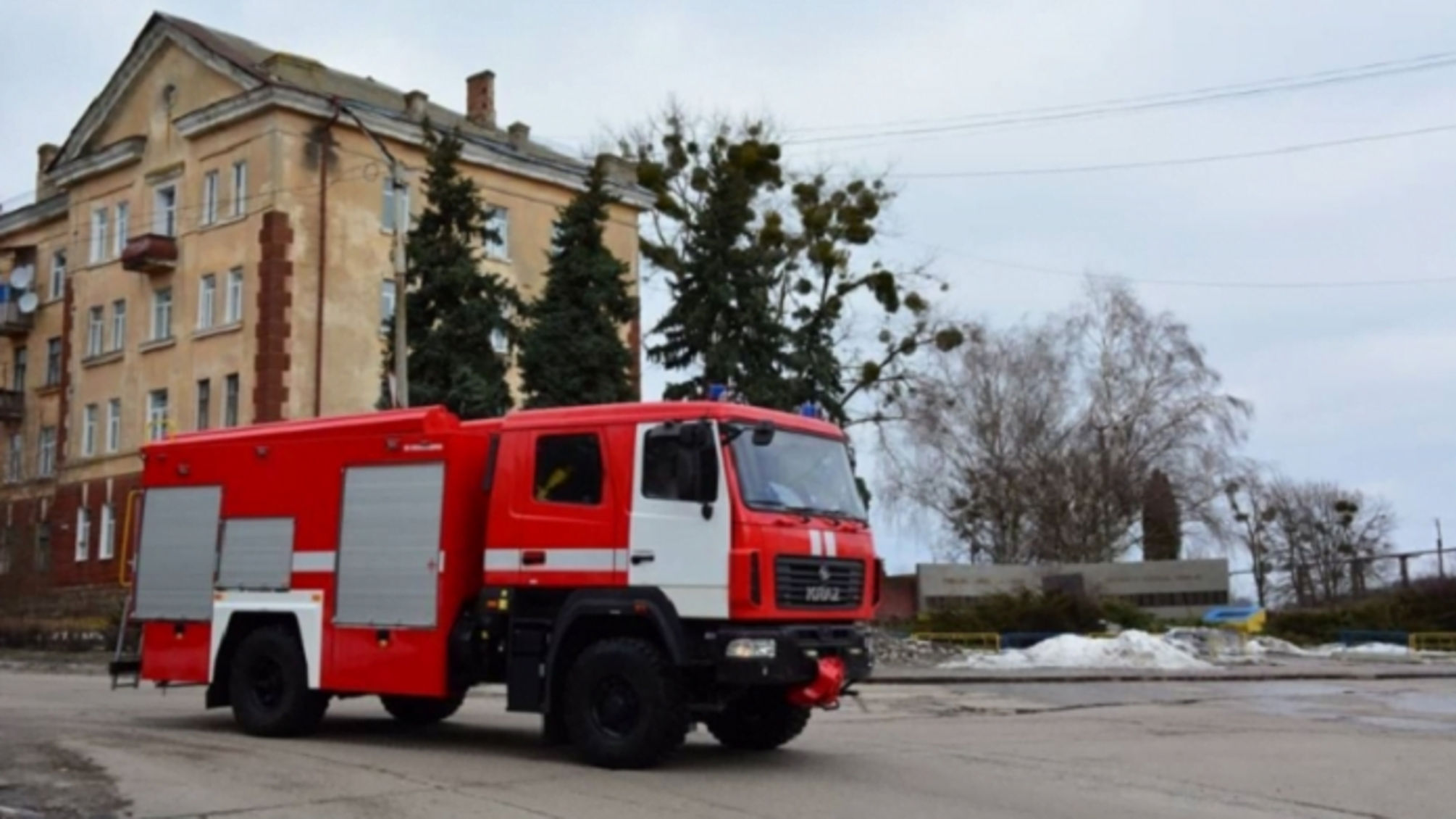 Україна випустила партію новітніх протипожежних автомобілів