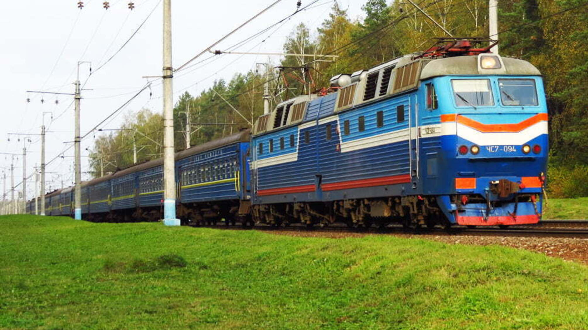 На Львівщині пасажирський потяг збив жінку