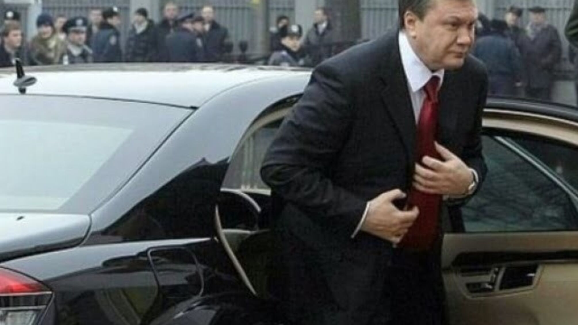 Заарештовані мільйони Януковича пропали з банку і з'явилися на його ж рахунках
