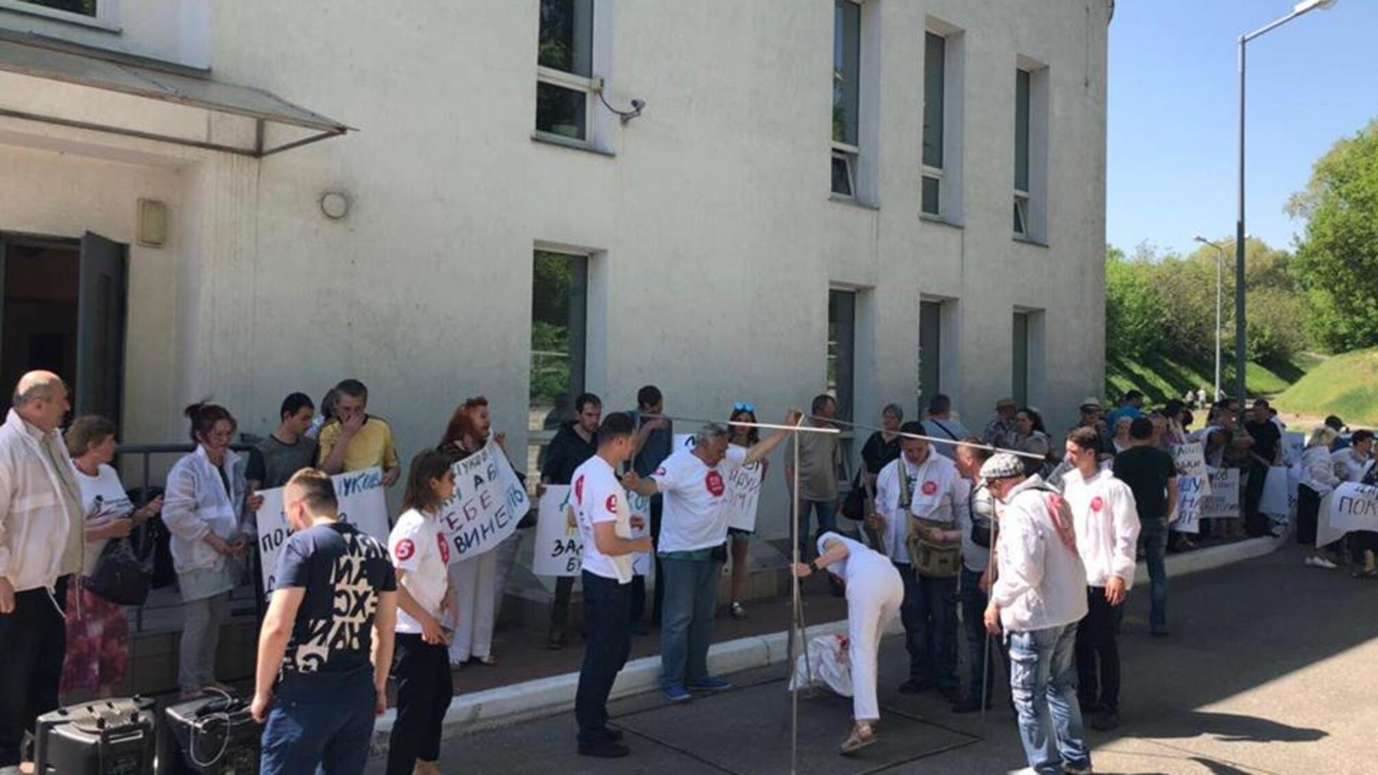'СтопКор' зафіксував, що директор столичного крематорію прогулює роботу